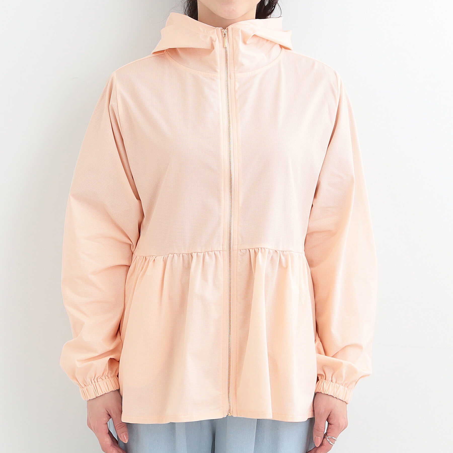 SHOO･LA･RUE「【ひんやり/S-LL/体型カバー】日焼け対策にも女性らしさを UVカットペプラムパーカ」|ブルゾン・スタジャン|