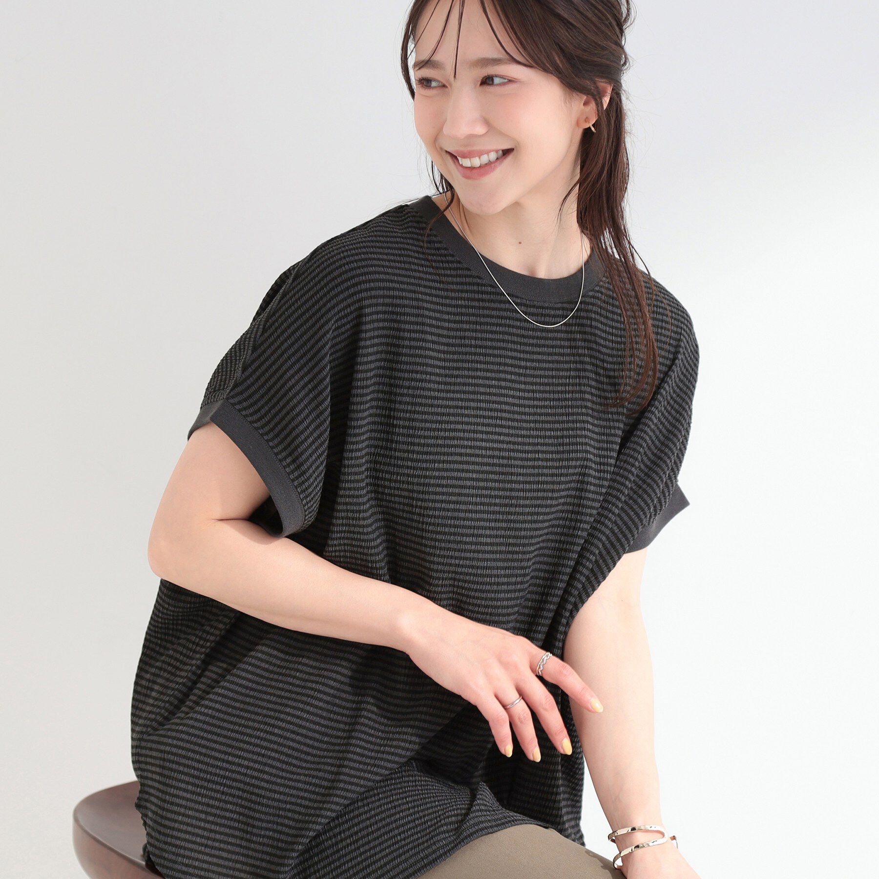 SHOO･LA･RUE「【洗濯機可】ぽこぽこさらさら アソートTシャツ」|Tシャツ・カットソー|チャコールグレー(3