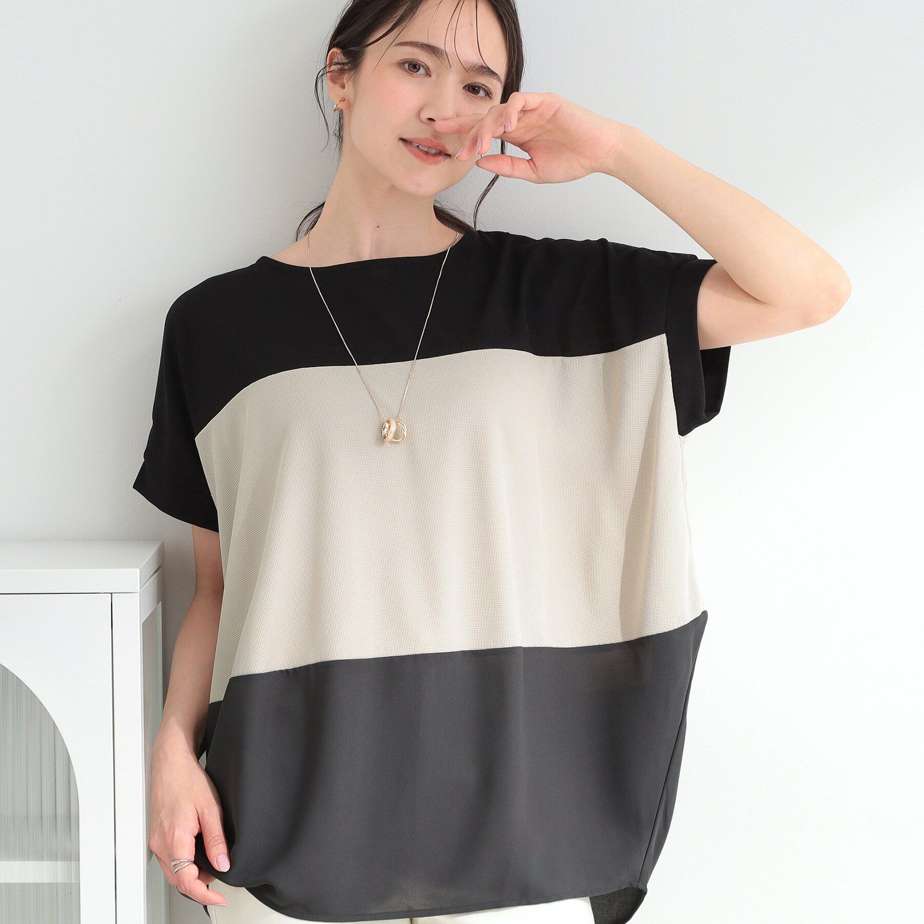 SHOO･LA･RUE「【S-LL/洗濯機可/体型カバー】インせず着られる 異素材ブロッキング ドルマンＴシャツ」|Tシャツ・カットソー|ブラック(519)