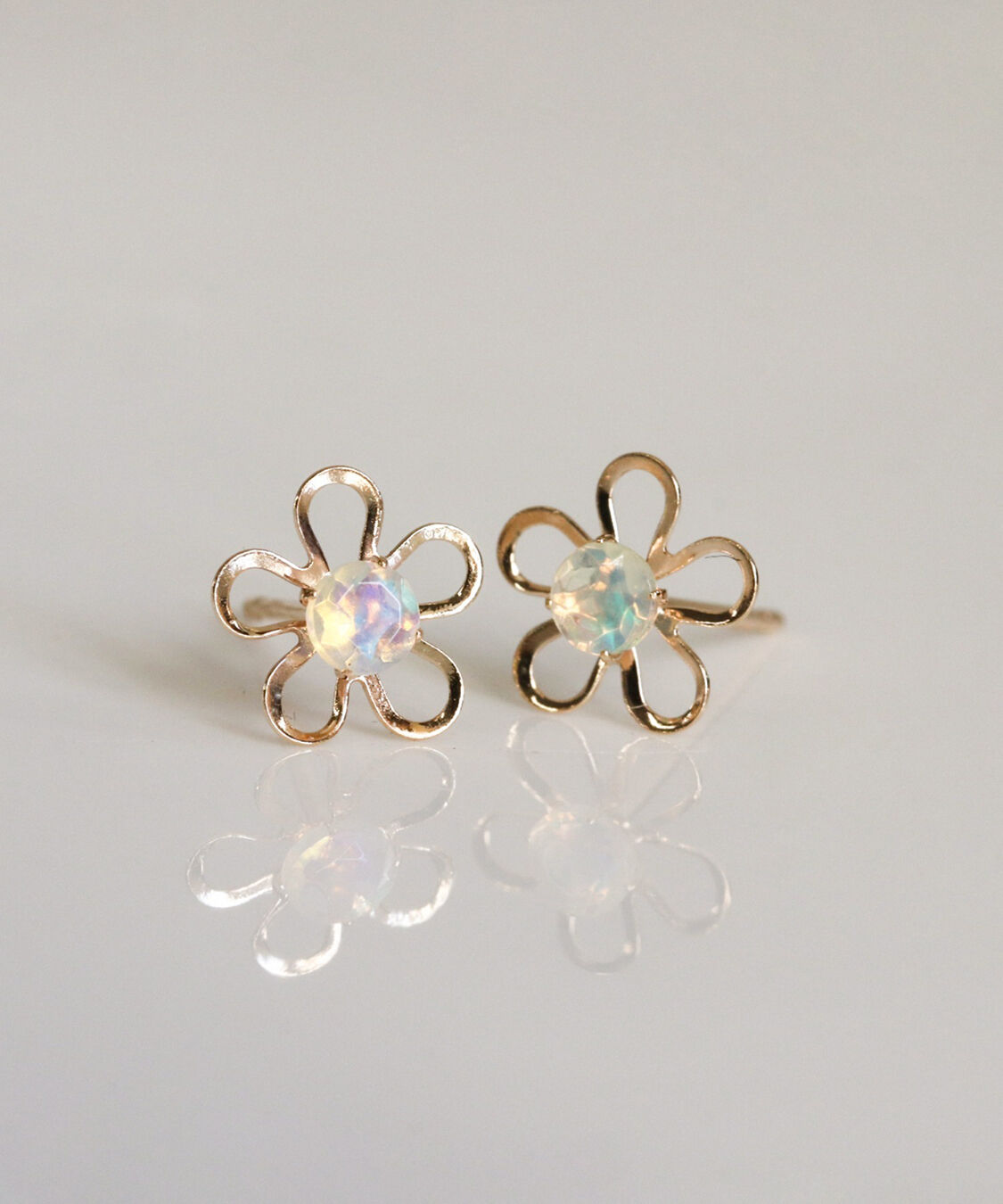  「オパール フラワー ピアス | K10YG 」|ピアス|
