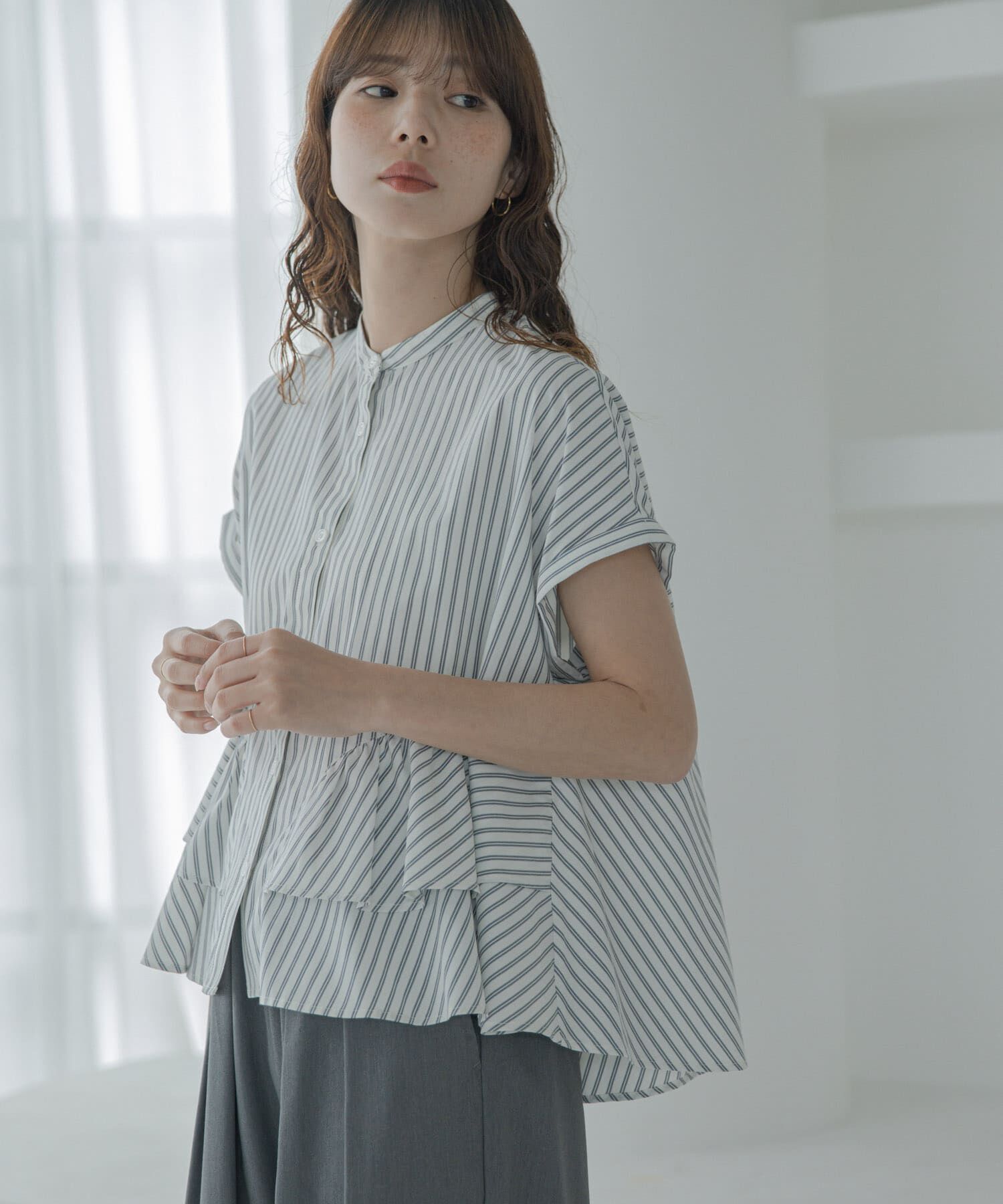 Sonny Label 「『WEB限定』バンドカラーフリルストライプ半袖シャツ」|シャツ・ブラウス|