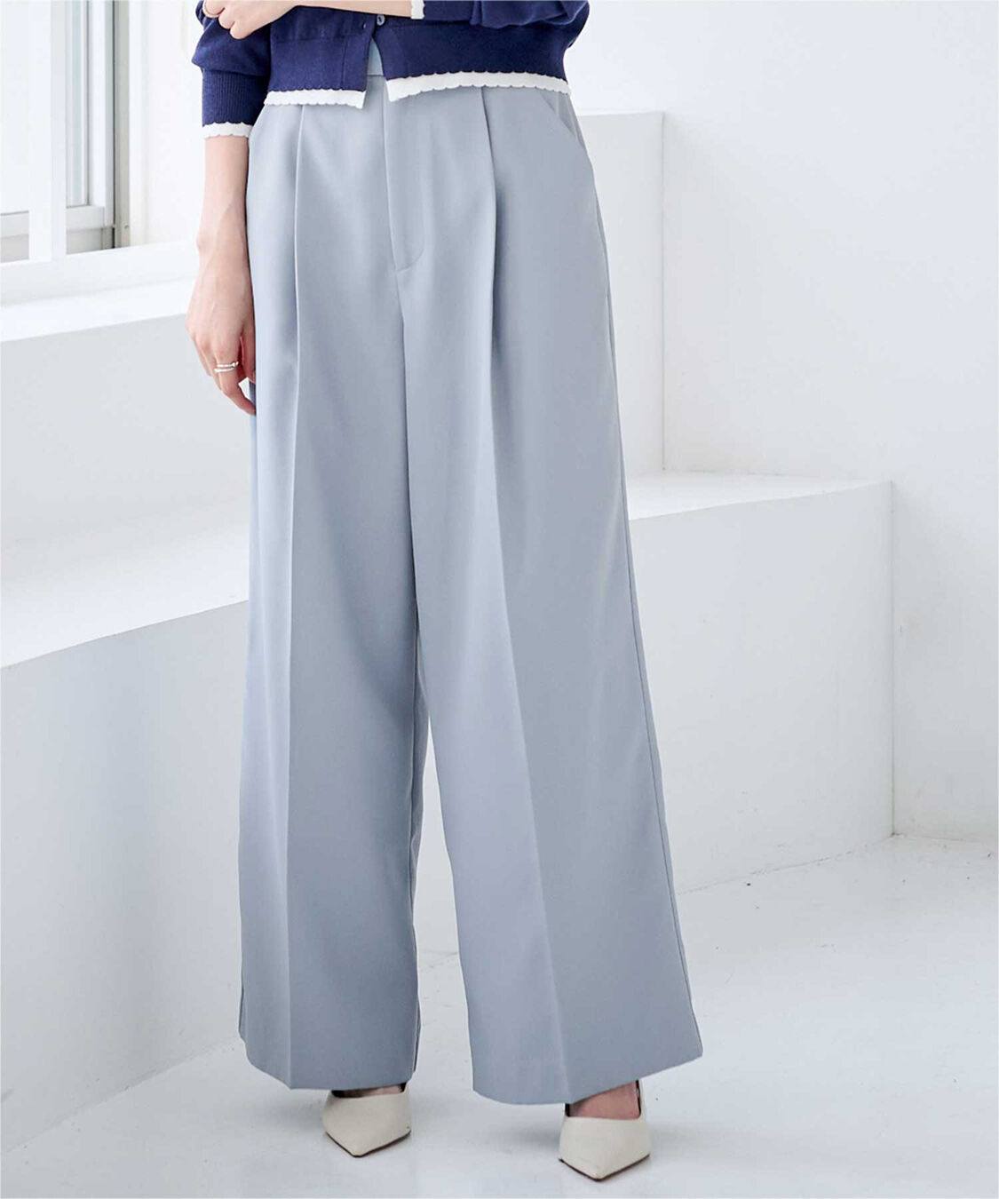 ur's「美シルエットワンタックワイドパンツ」|スラックス|ブルー