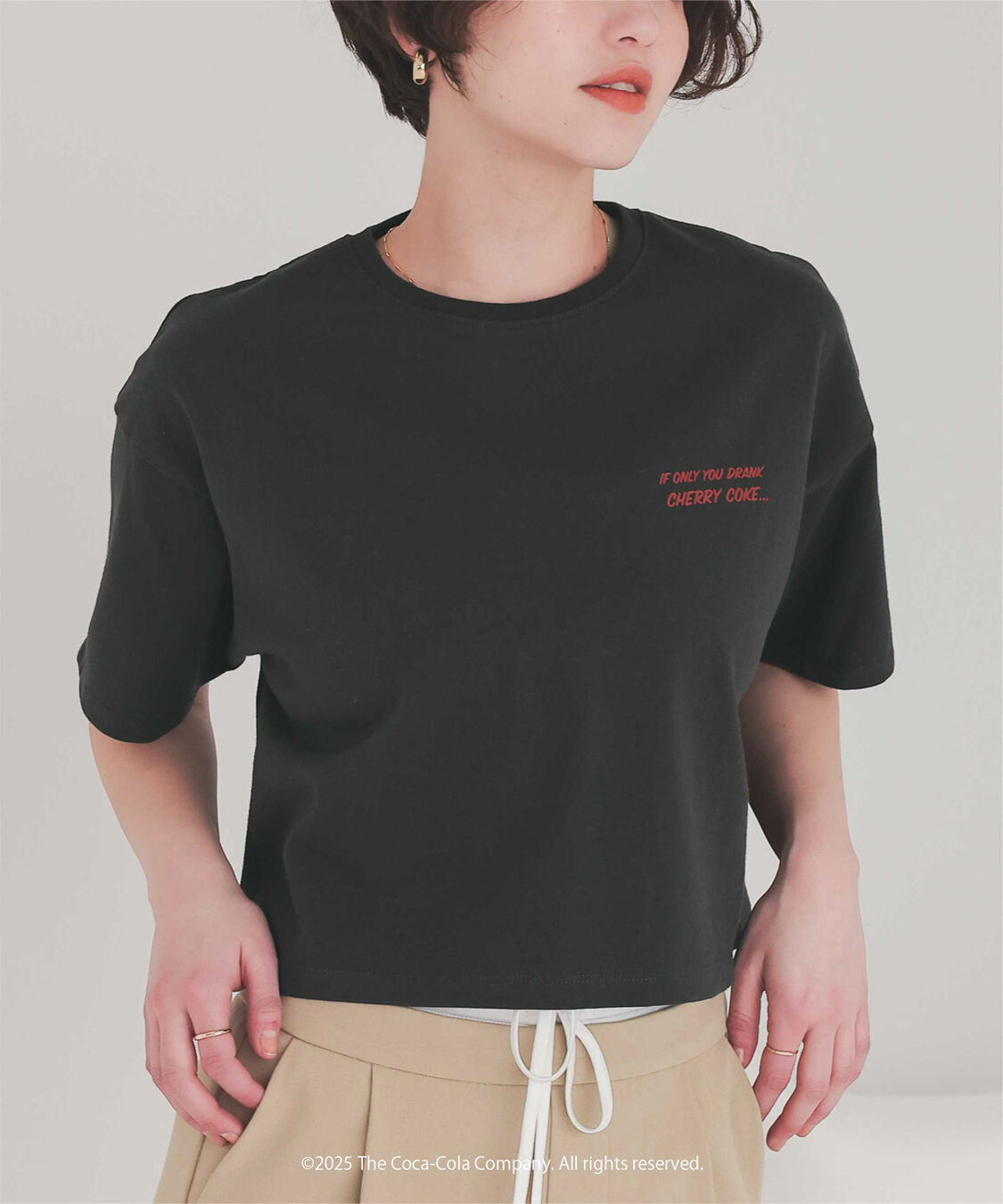 titivate「チェリーコーク クロップドTシャツ」|Tシャツ・カットソー|インディゴブラック