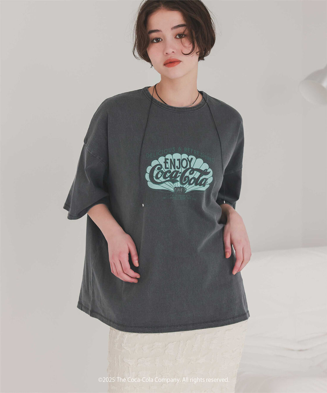 titivate「コカ･コーラ オーバーサイズTシャツ」|Tシャツ・カットソー|チャコール/グリーン