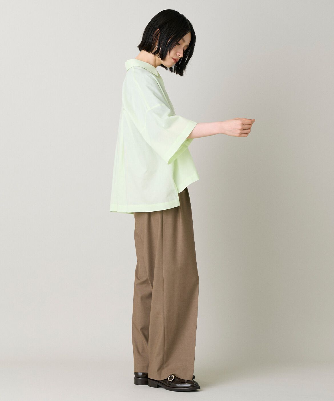 DAY by DAY it&rsquo;s international「5分袖シャツブラウス｜揺れる変形裾で魅せる大人の旬ブラウス」|シャツ・ブラウス|
