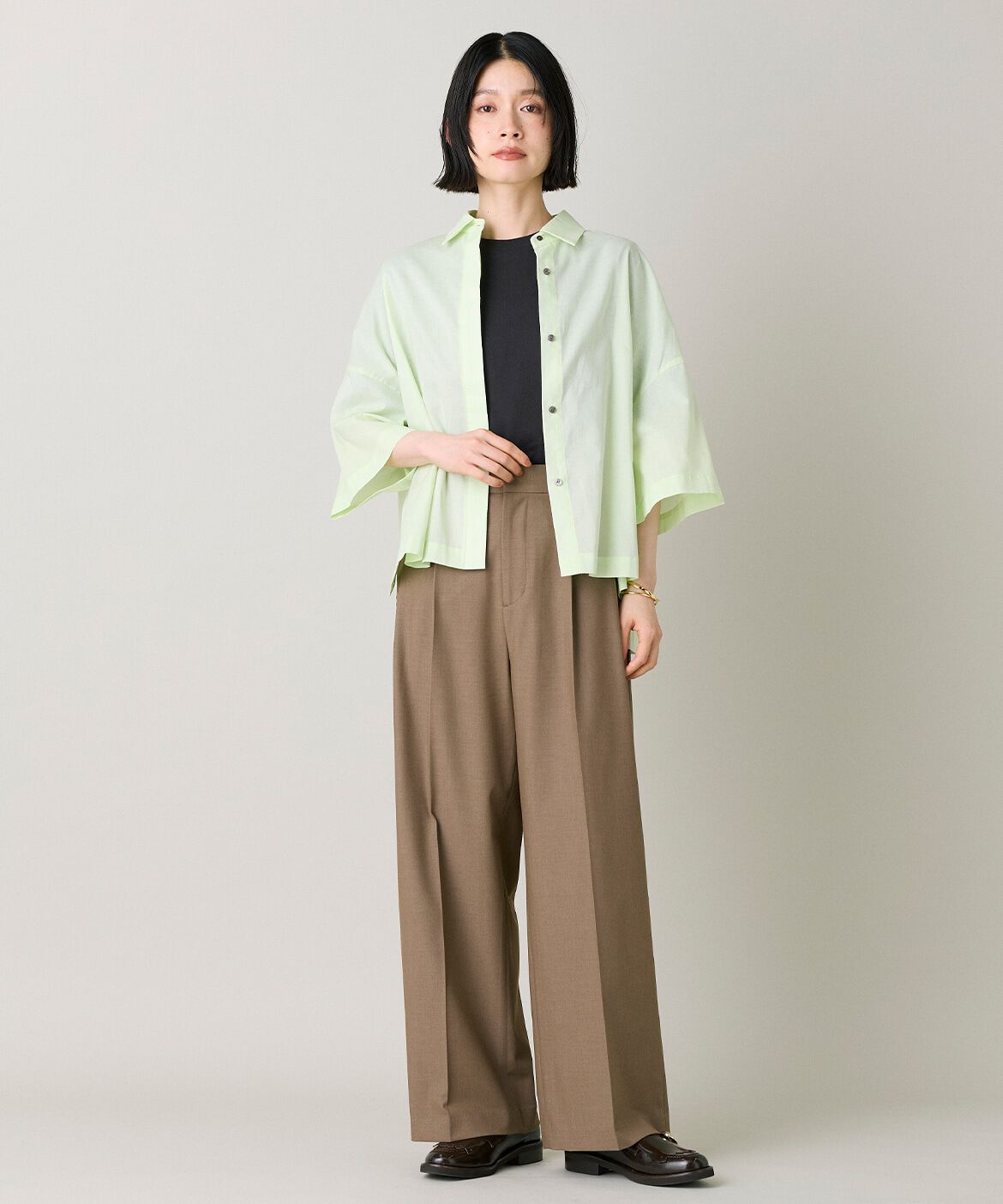DAY by DAY it&rsquo;s international「5分袖シャツブラウス｜揺れる変形裾で魅せる大人の旬ブラウス」|シャツ・ブラウス|