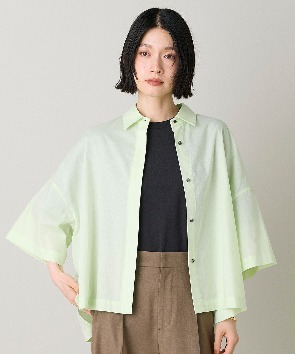 DAY by DAY it&rsquo;s international「5分袖シャツブラウス｜揺れる変形裾で魅せる大人の旬ブラウス」|シャツ・ブラウス|キミドリ1