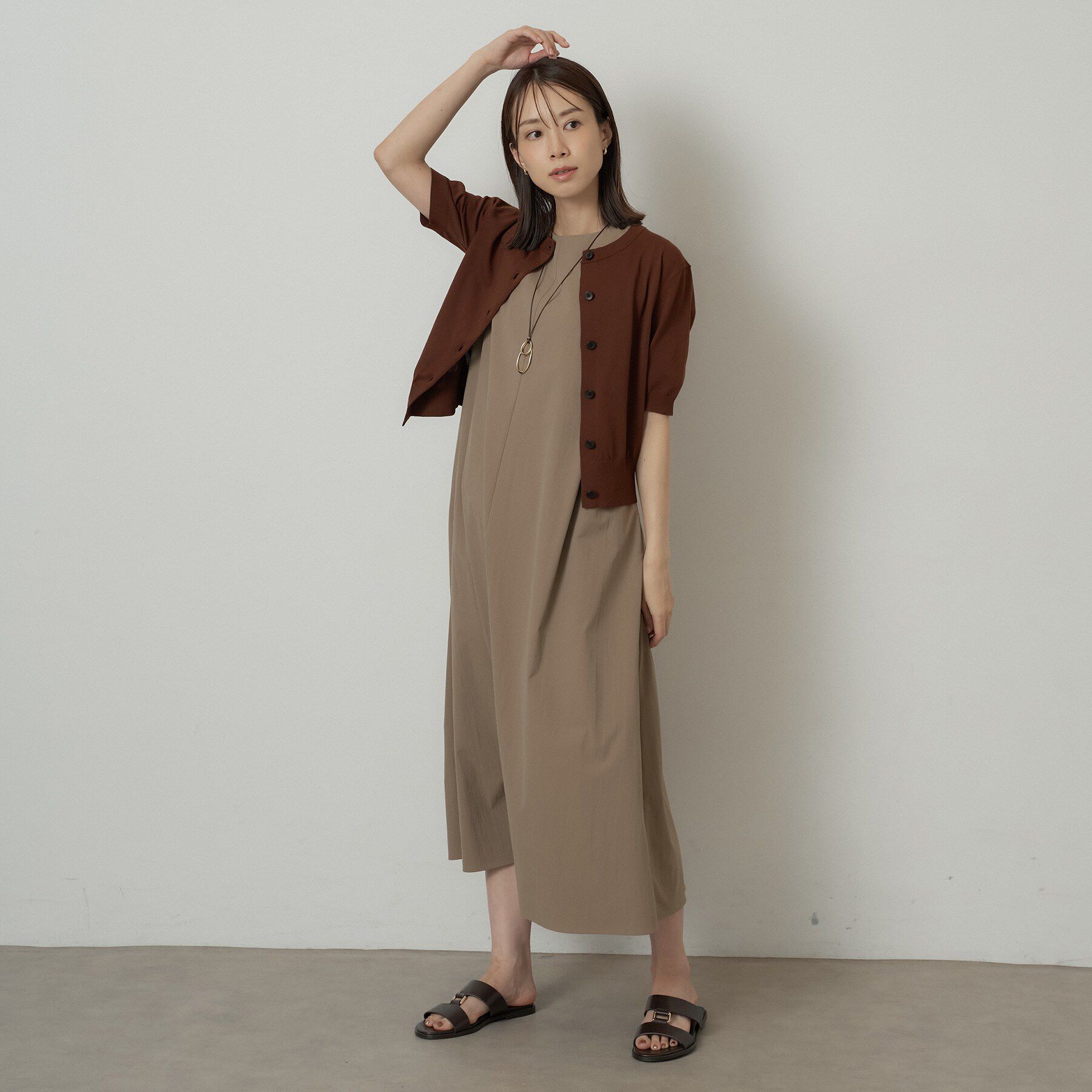 UNTITLED「【すっきりコンパクト】ドライタッチ5分袖カーディガン」|カーディガン|