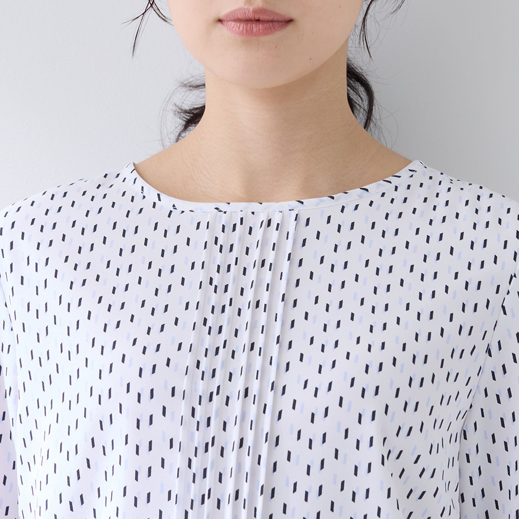 INDIVI「【通勤/セレモニー】タックデザインブラウス」|シャツ・ブラウス|
