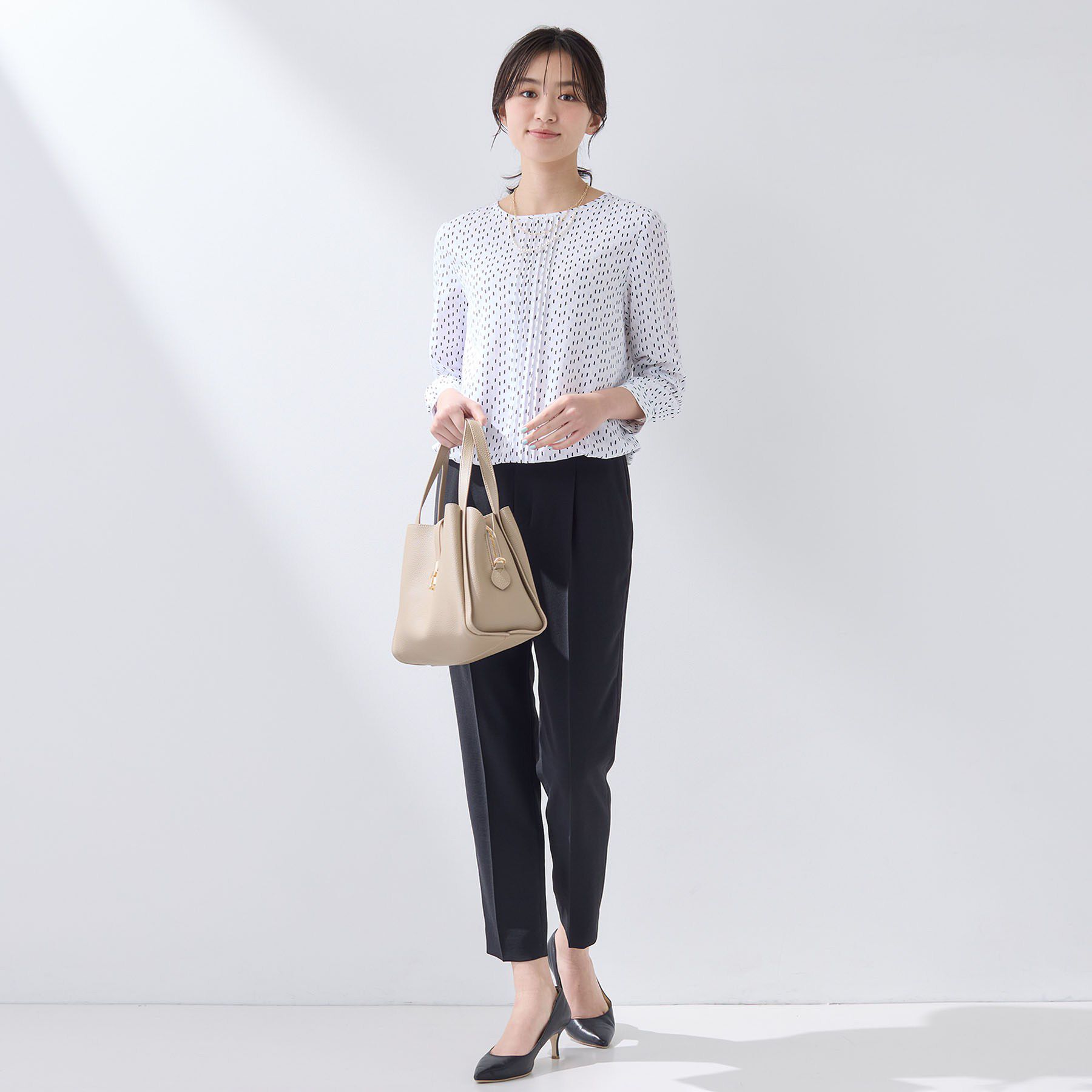 INDIVI「【通勤/セレモニー】タックデザインブラウス」|シャツ・ブラウス|