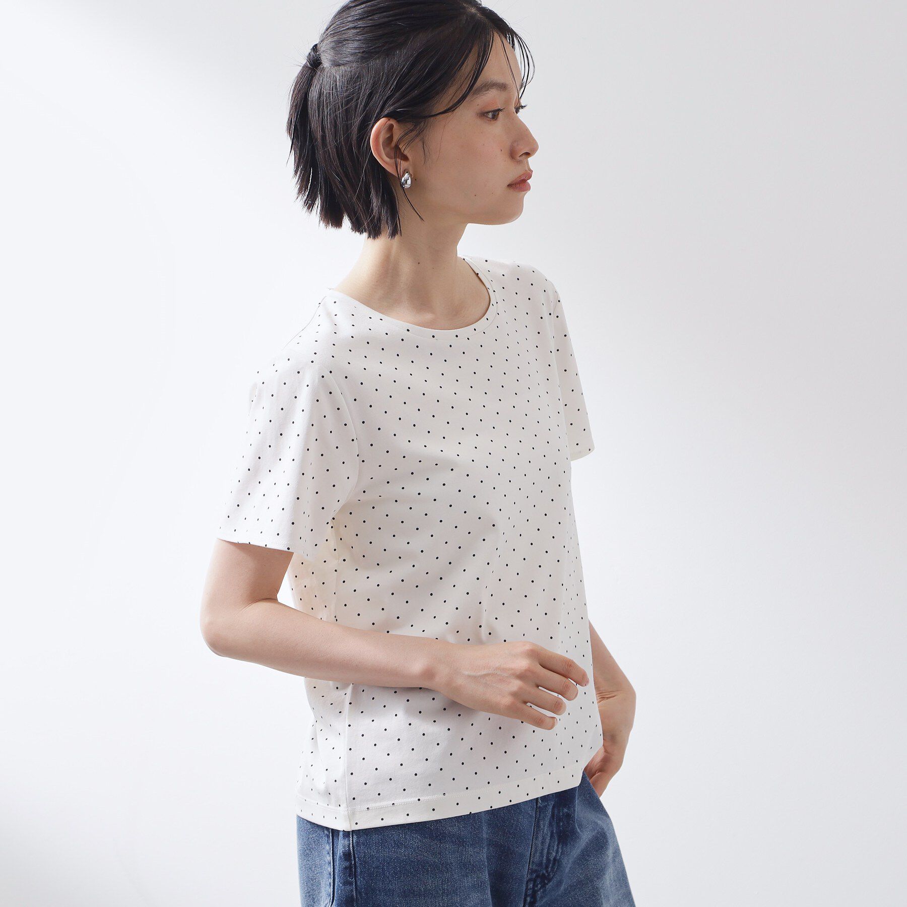 THE SHOP TK「大人にちょうどいい チャーム付きドット柄Tシャツ」|Tシャツ・カットソー|