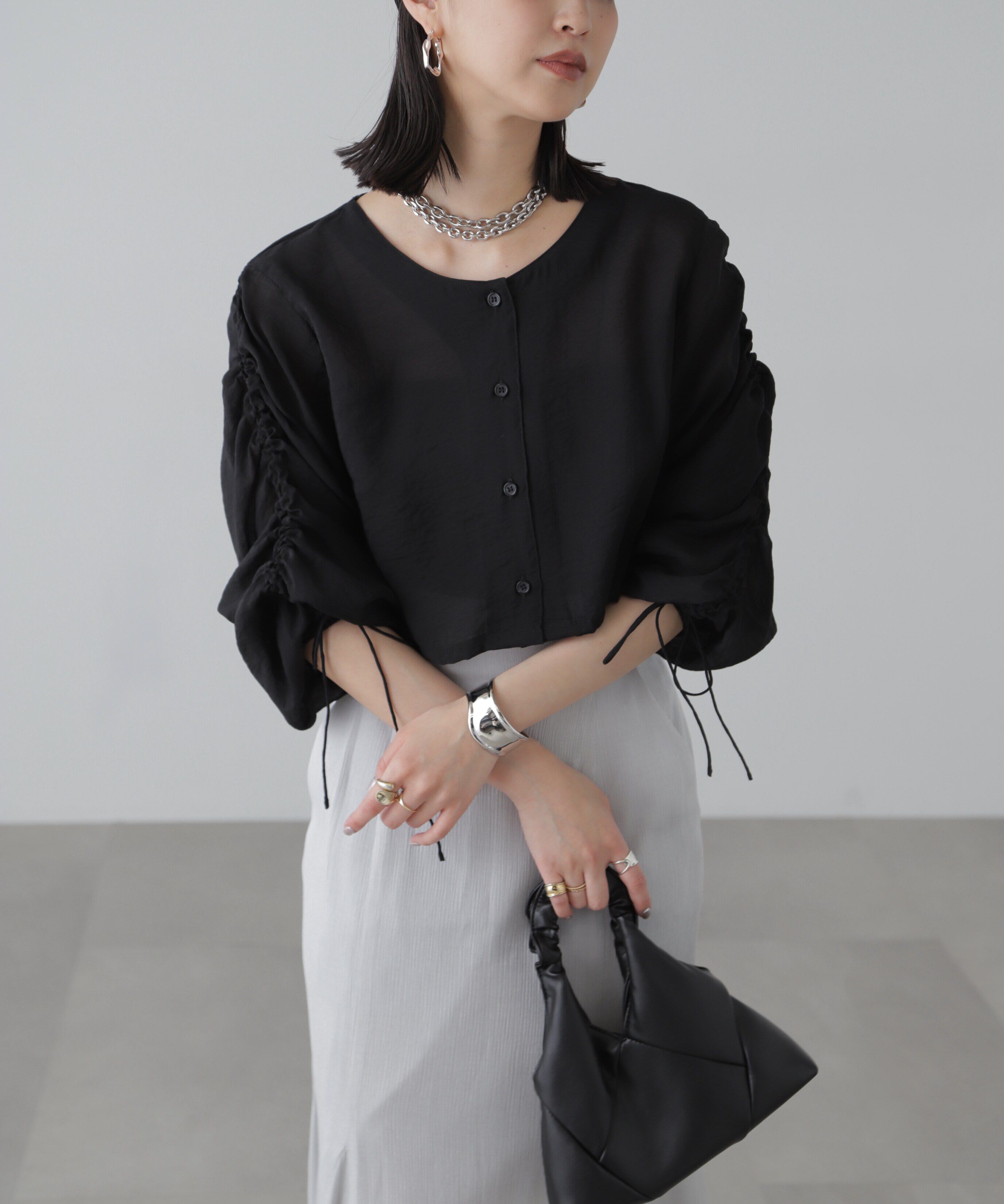  「［グレーカラーWEB限定］袖ドロストギャザーボレロ」|シャツ・ブラウス|ブラック