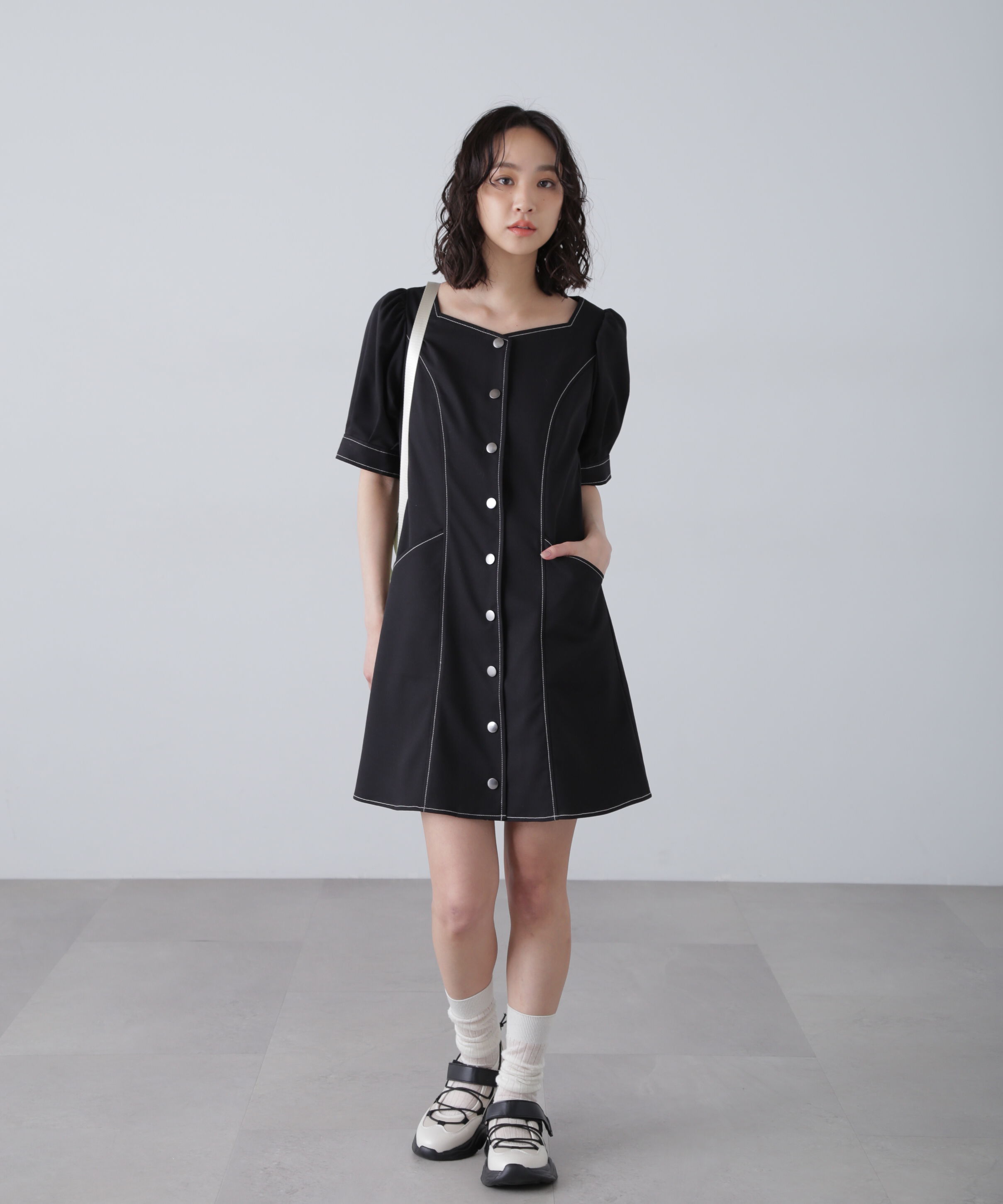 「配色ステッチ前開きミニワンピース」|ワンピース|