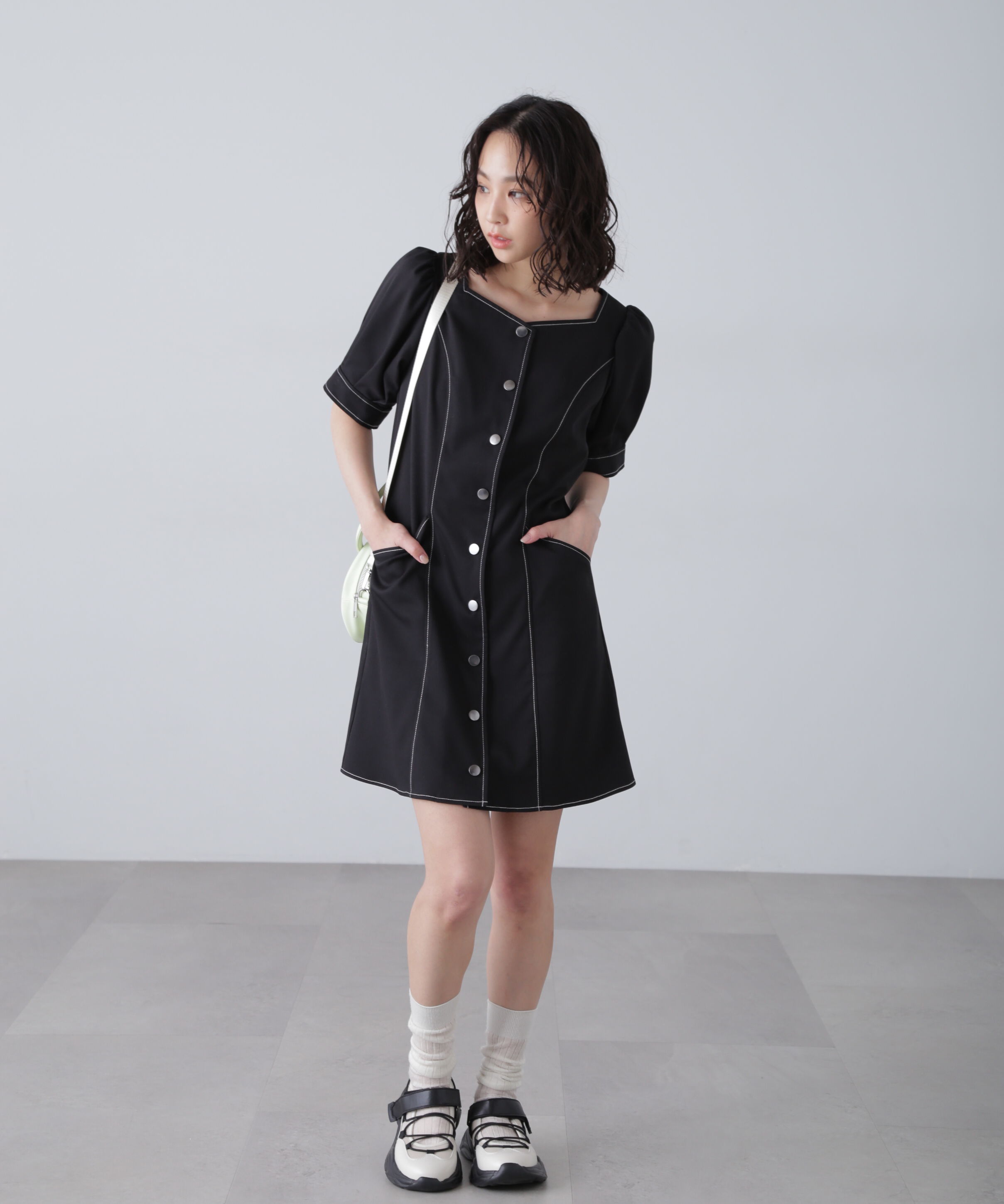  「配色ステッチ前開きミニワンピース」|ワンピース|