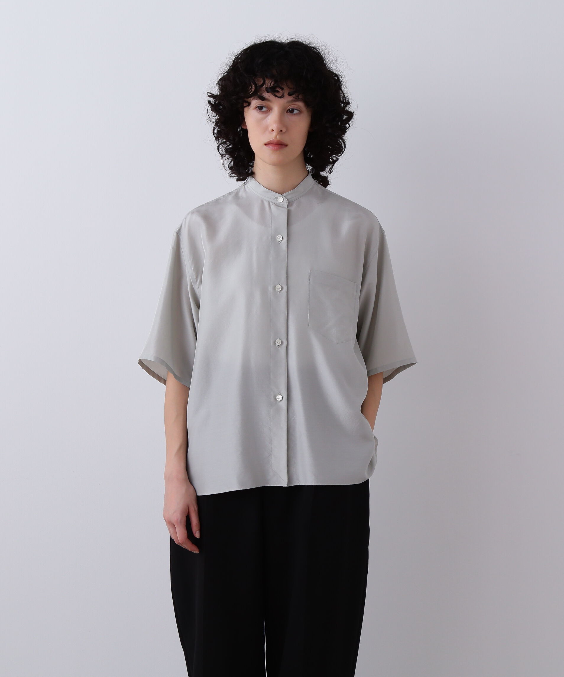 YLEVE 「YLEVE / SILK HABUTAE SHORT SLEEVE SHIRT」|シャツ・ブラウス|ブルー