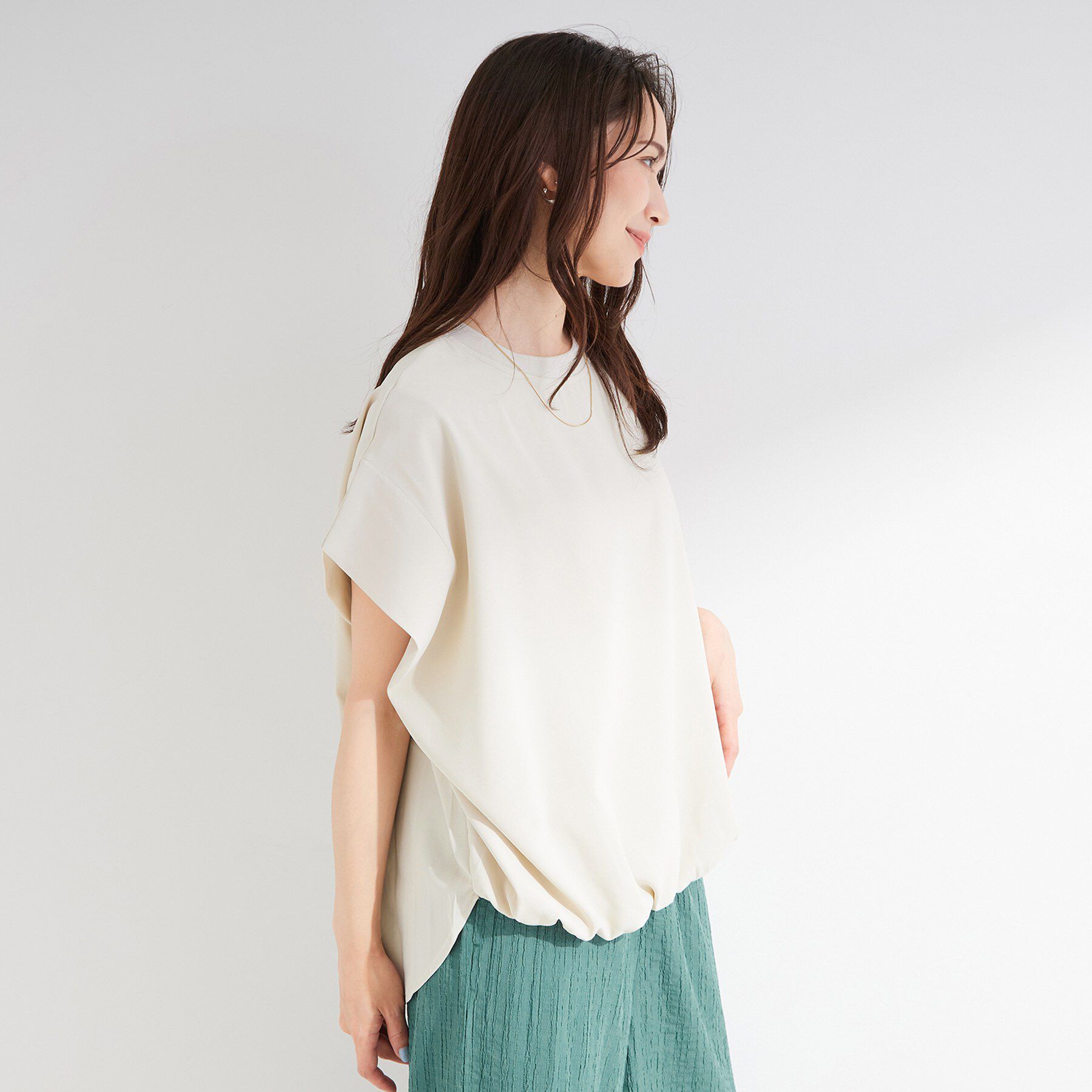 SHOO･LA･RUE「【洗濯機可/体型カバー】インしてる風 ふんわり裾バルーントップス」|Tシャツ・カットソー|
