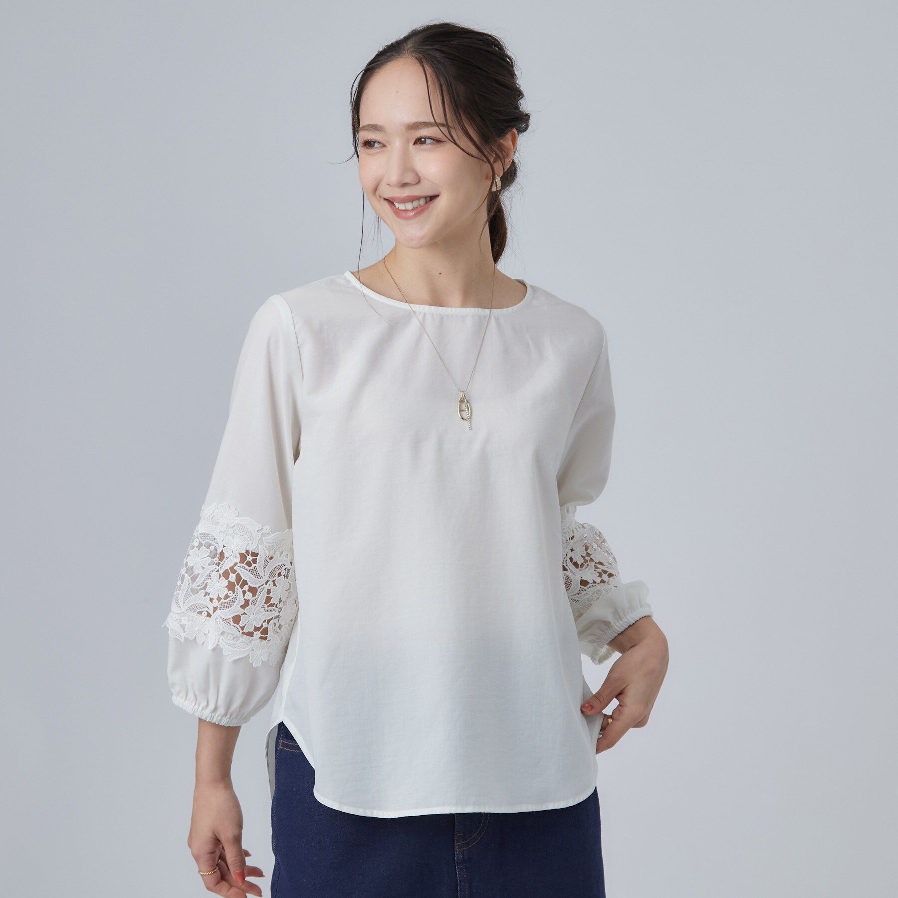 SHOO･LA･RUE「【洗濯機可/S-LL/洗濯後しわになりにくい】お袖レースデザインブラウス」|シャツ・ブラウス|