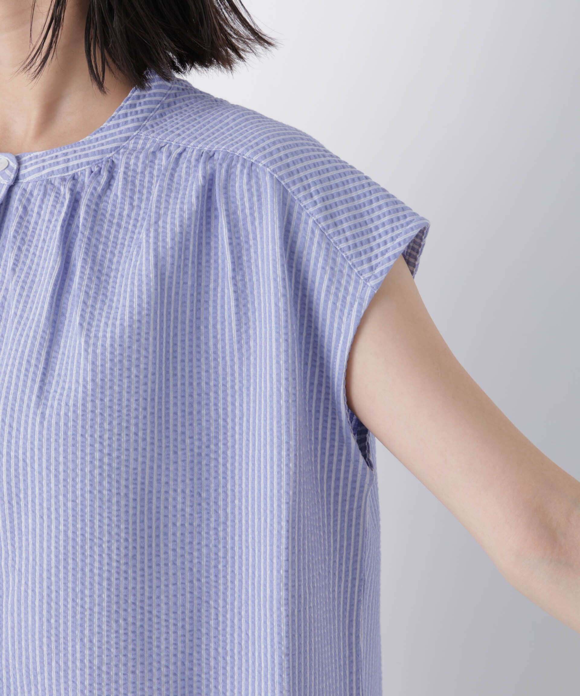 NANO universe「カットサッカーフレンチスリーブギャザーブラウス(セットアップ可)」|Tシャツ・カットソー|