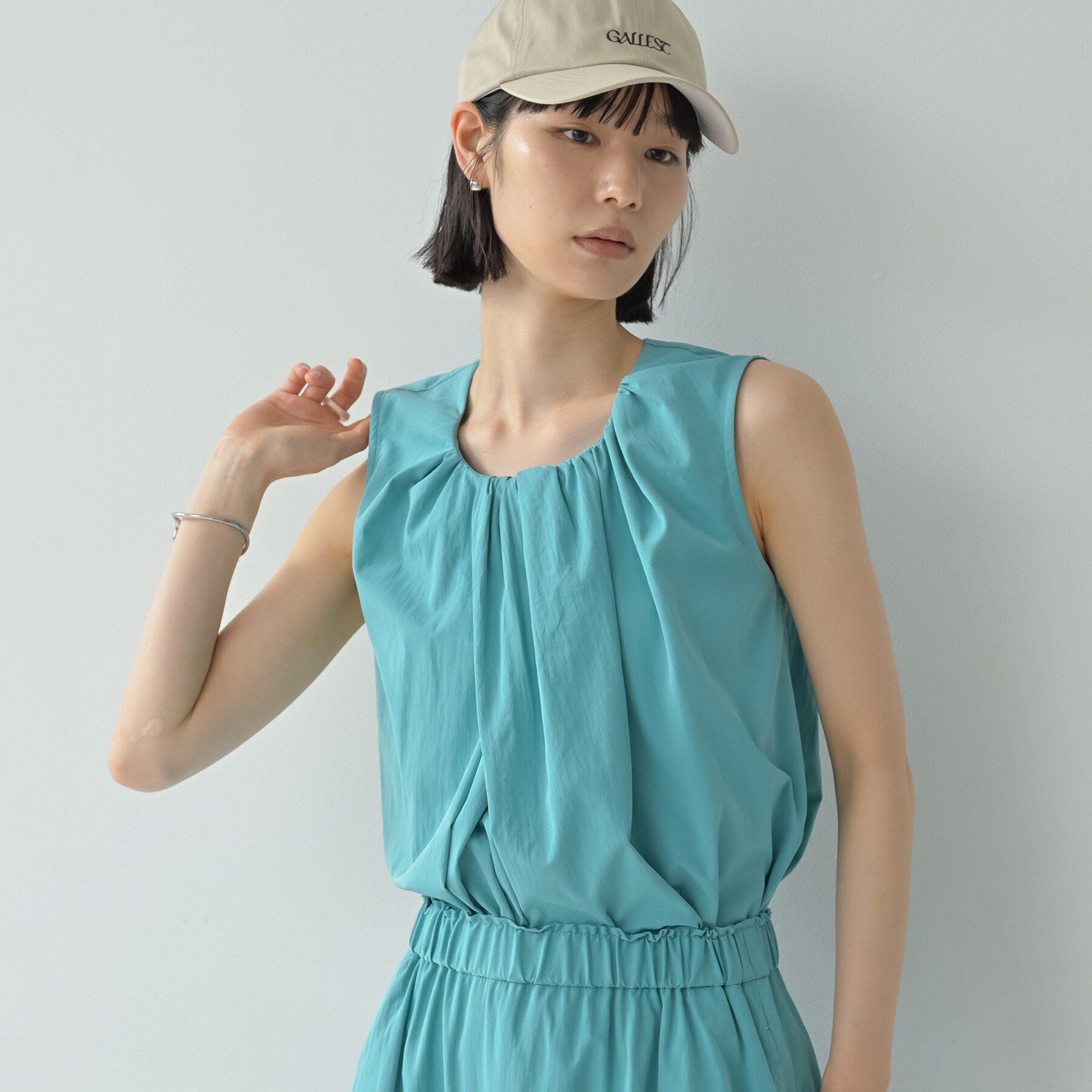 GALLEST「ボリュームタックスリーブレスブラウス」|シャツ・ブラウス|