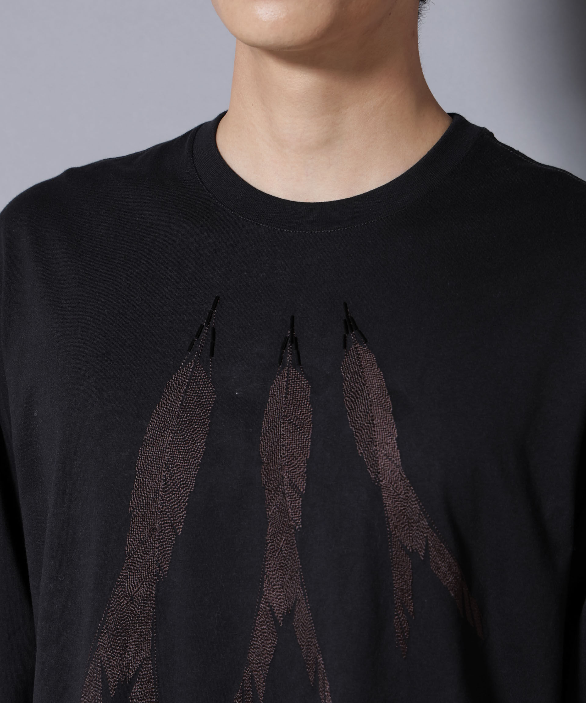 NANO universe「フェザー エンブロイダリー ロングスリーブTシャツ」|Tシャツ・カットソー|