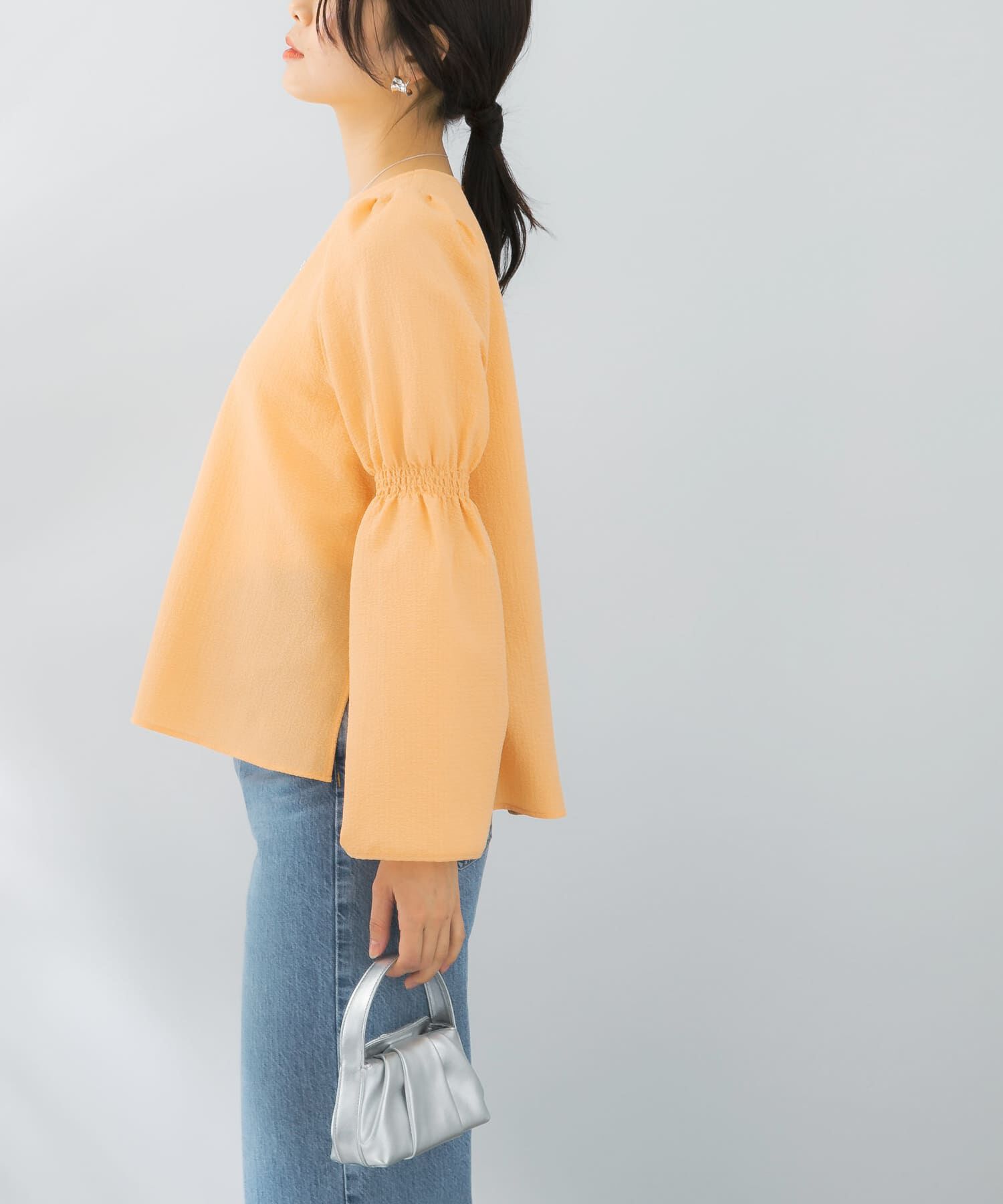 URBAN RESEARCH ROSSO「シャーリングベルスリーブブラウス」|シャツ・ブラウス|