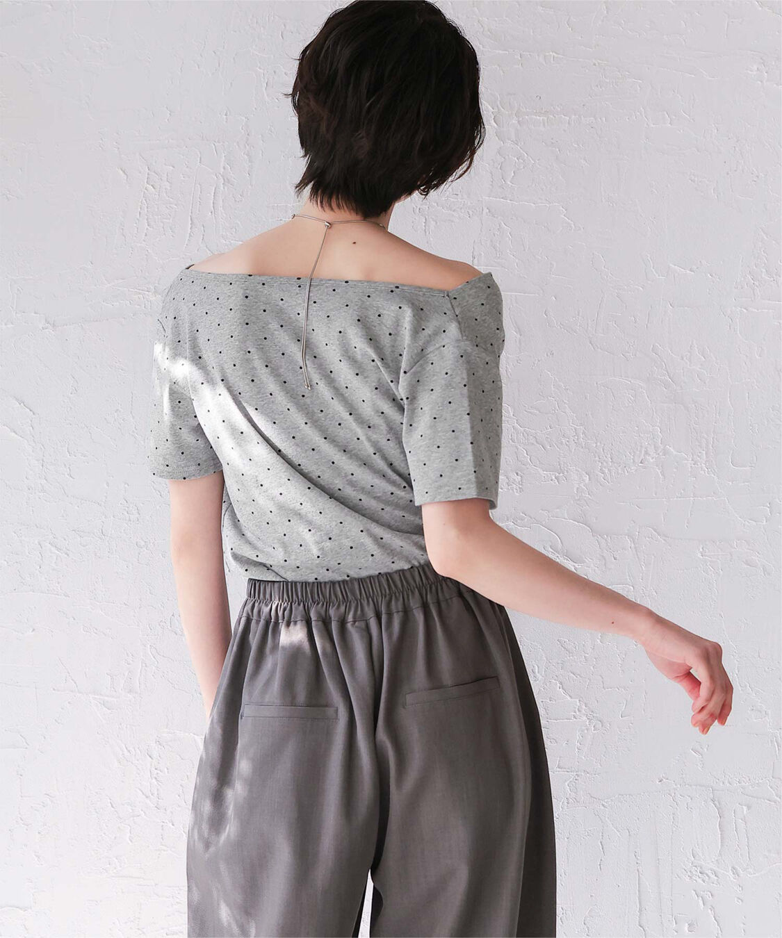 titivate「オフショルダーハーフスリーブTシャツ」|Tシャツ・カットソー|