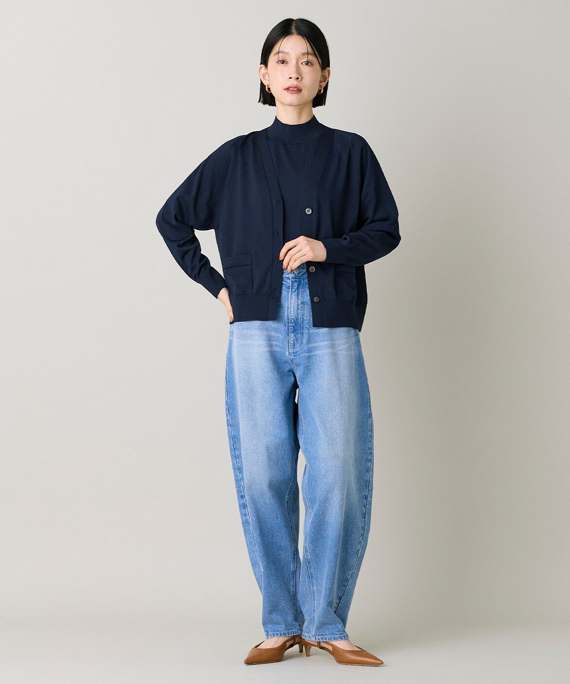 DAY by DAY it&rsquo;s international「Vネックカーディガン｜さりげない刺繍が光る大人のこなれVカーディガン」|カーディガン|
