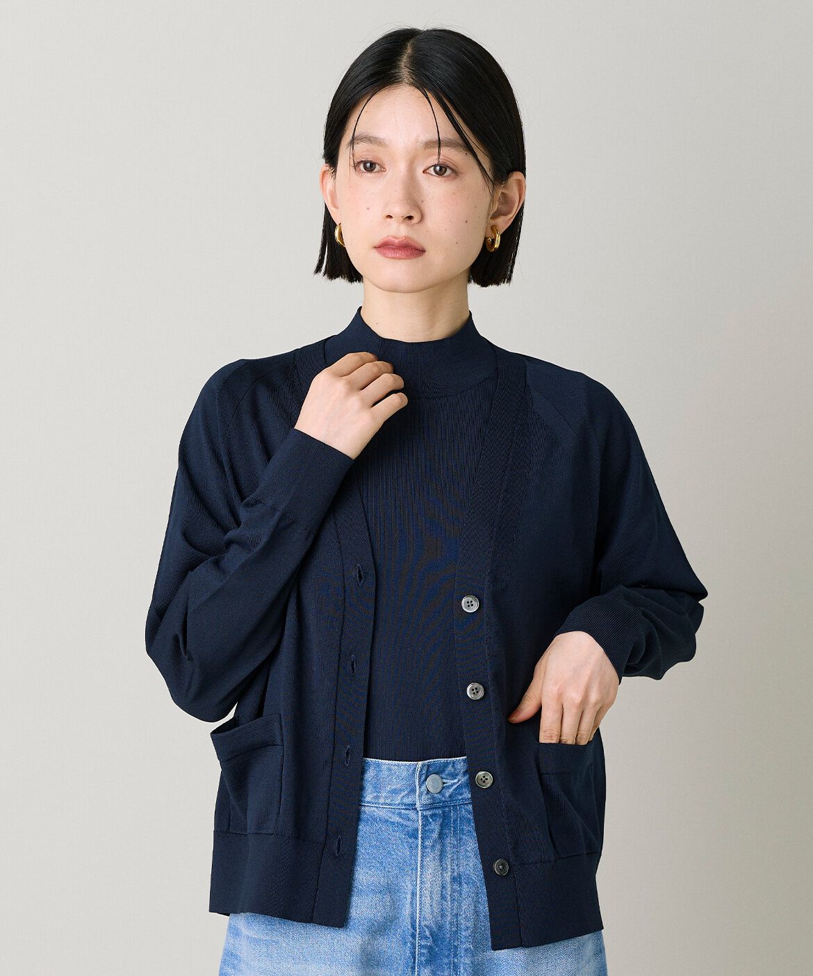 DAY by DAY it&rsquo;s international「Vネックカーディガン｜さりげない刺繍が光る大人のこなれVカーディガン」|カーディガン|ネイビー