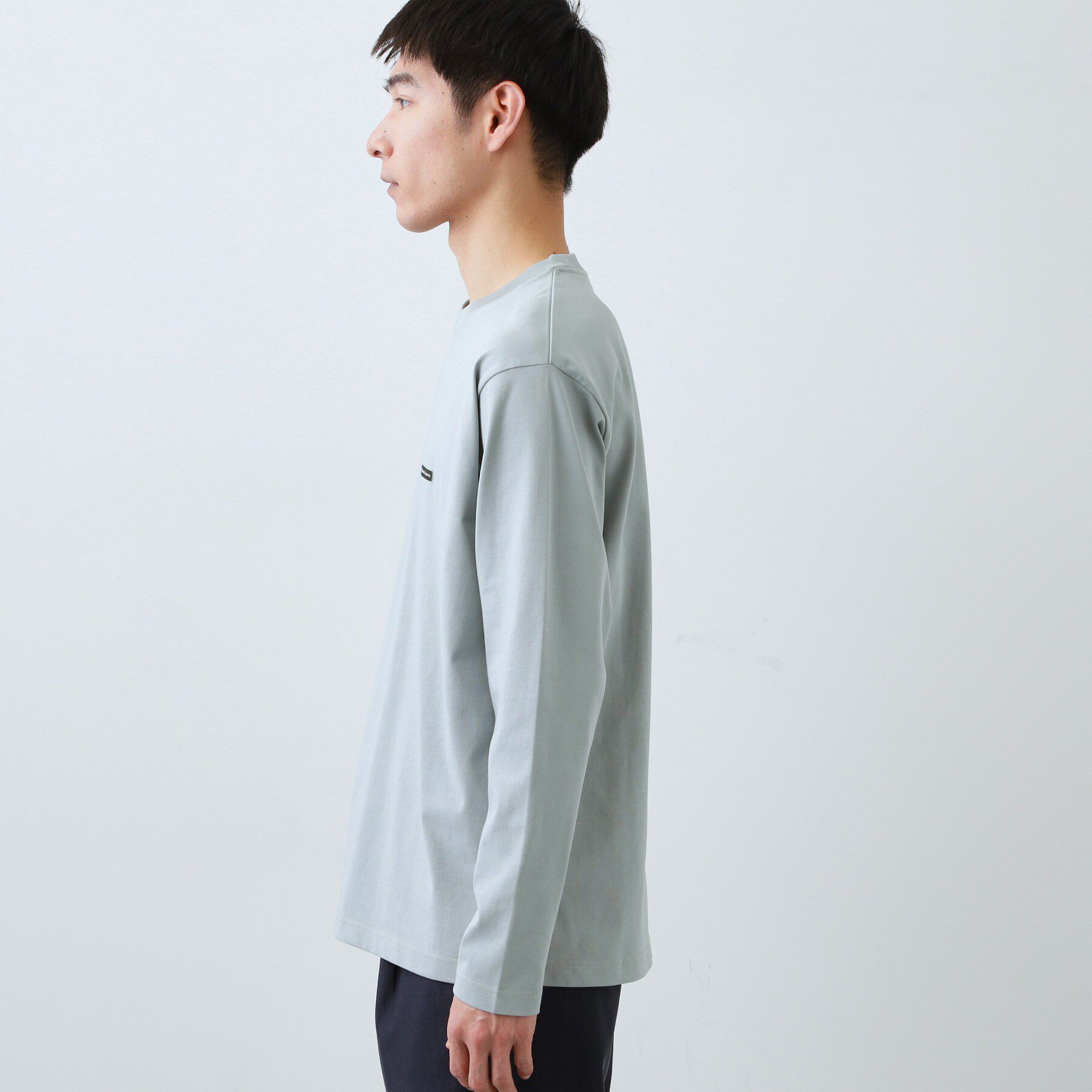 THE SHOP TK「【スタイルを選ばず着られる】ワンポイント 長袖Tシャツ 洗濯機OK/UVカット/毛玉になりにくい」|Tシャツ・カットソー|
