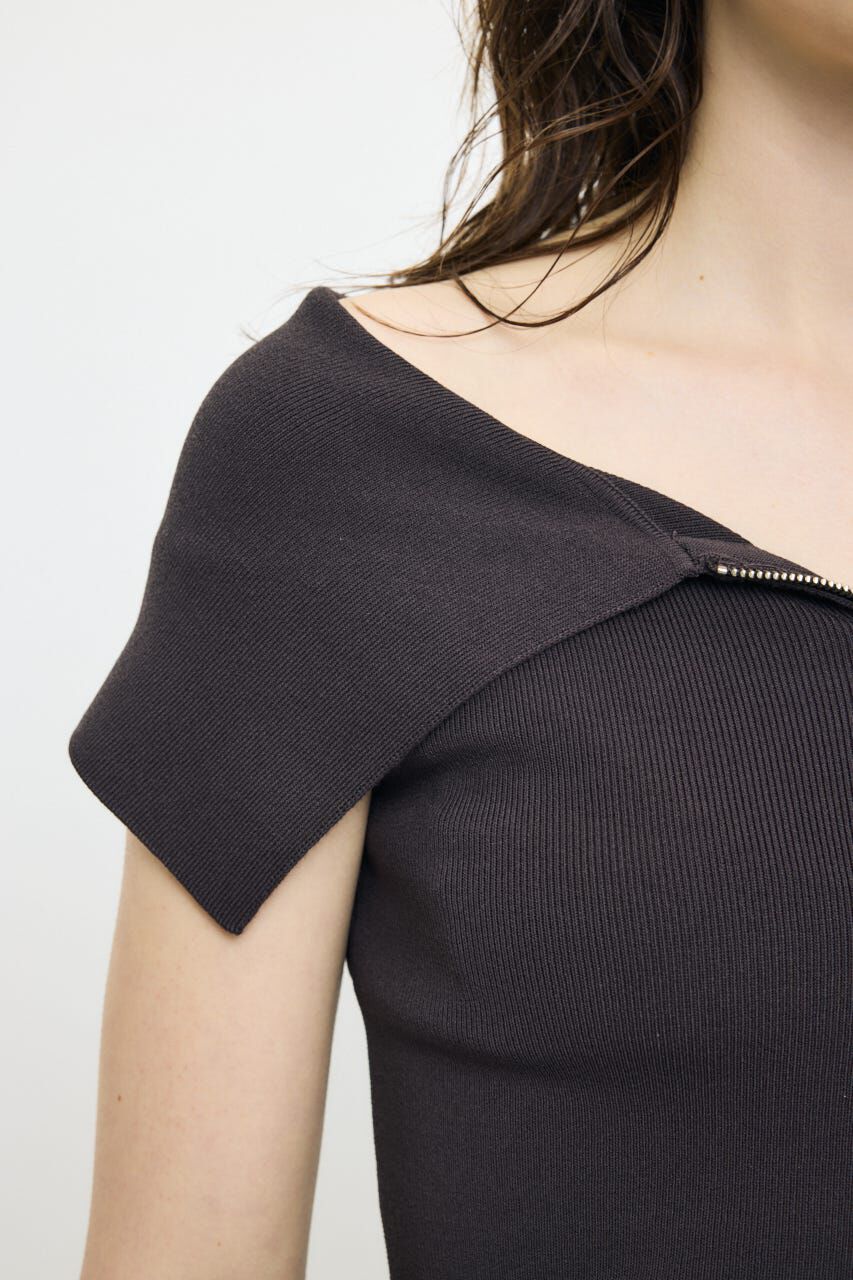 MOUSSY「OFF SHOULDER HALF ZIP ニットトップス」|ニット・セーター|