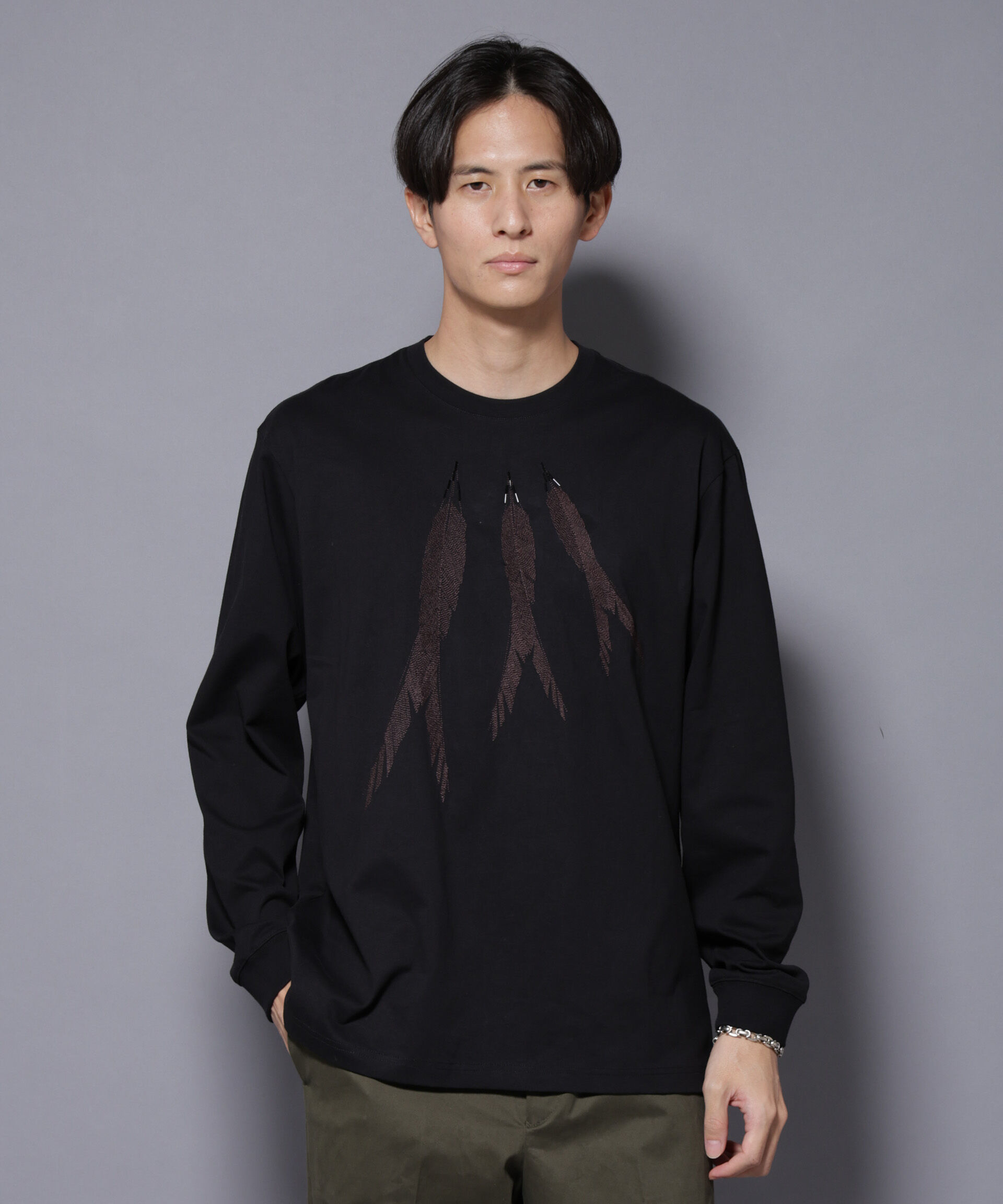 NANO universe「フェザー エンブロイダリー ロングスリーブTシャツ」|Tシャツ・カットソー|ブラック