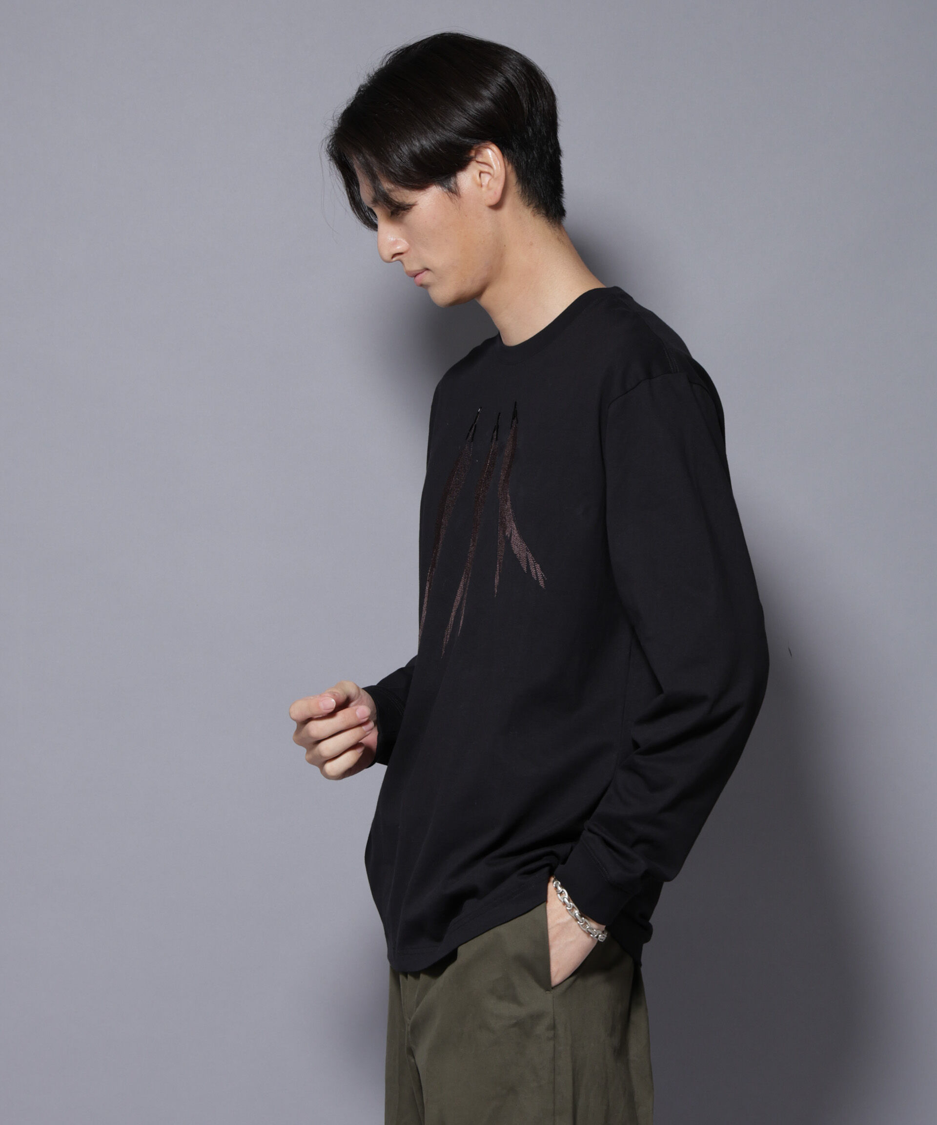 NANO universe「フェザー エンブロイダリー ロングスリーブTシャツ」|Tシャツ・カットソー|