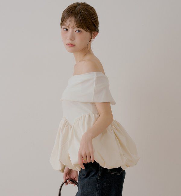  「【SALON  by Chico】前後2オフショルバルーンペプラムベロアトップス」|Tシャツ・カットソー|