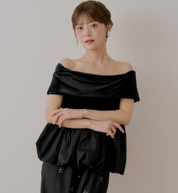  「【SALON  by Chico】前後2オフショルバルーンペプラムベロアトップス」|Tシャツ・カットソー|