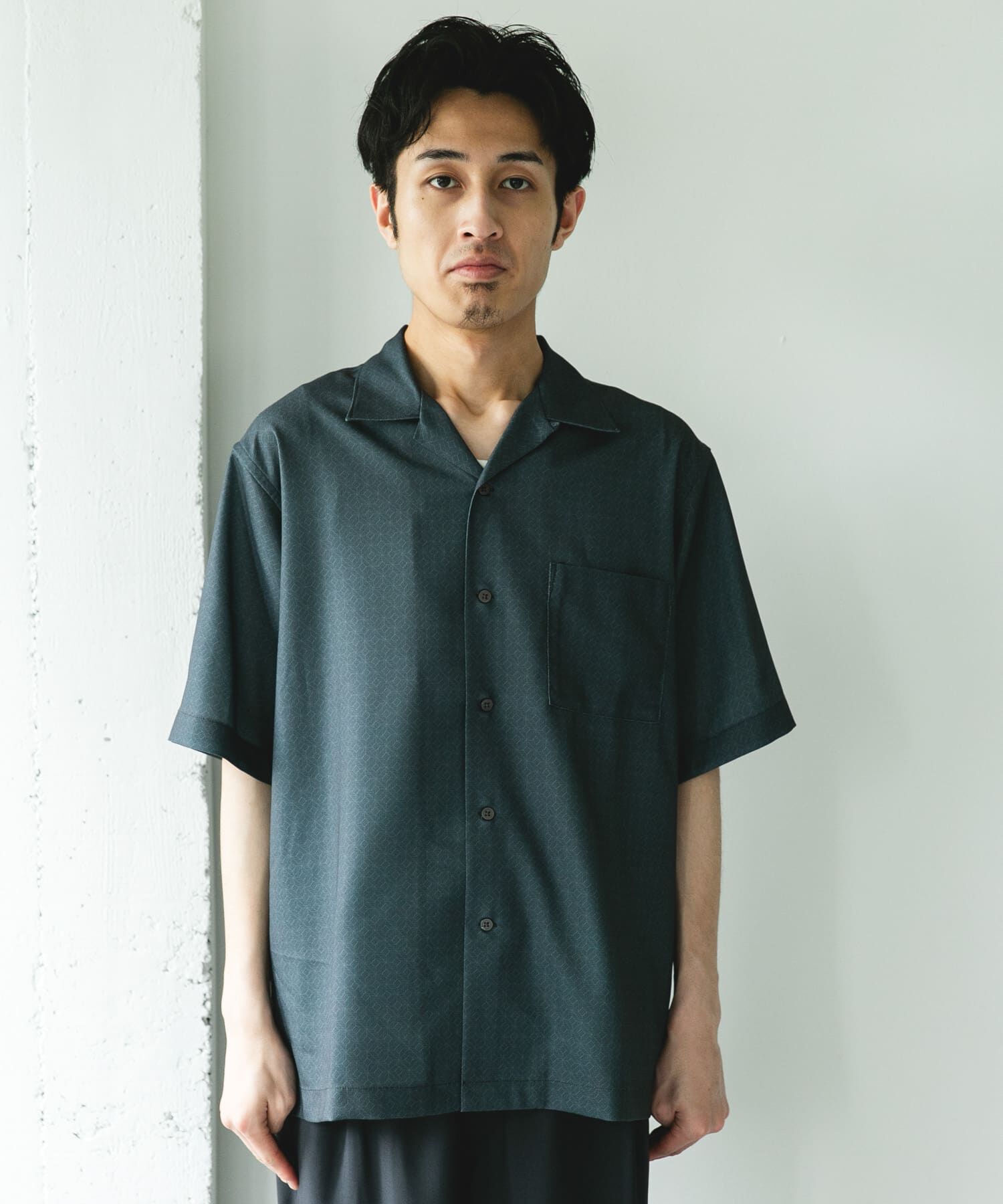 URBAN RESEARCH DOORS「セオアルファアプリントオープンカラーシャツ」|シャツ・ブラウス|