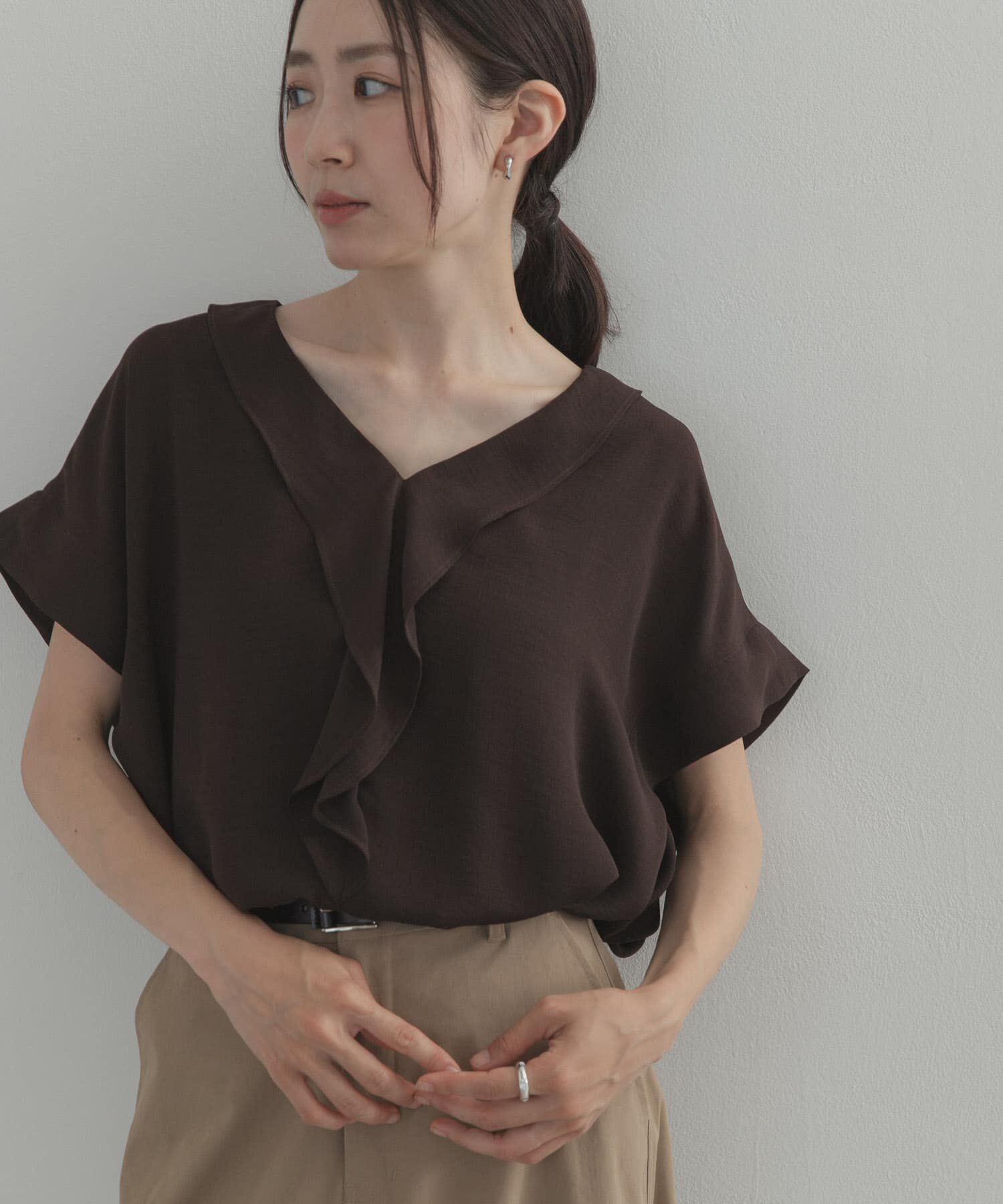 URBAN RESEARCH DOORS「『接触冷感/イージーケア』フロントフリルブラウス」|シャツ・ブラウス|