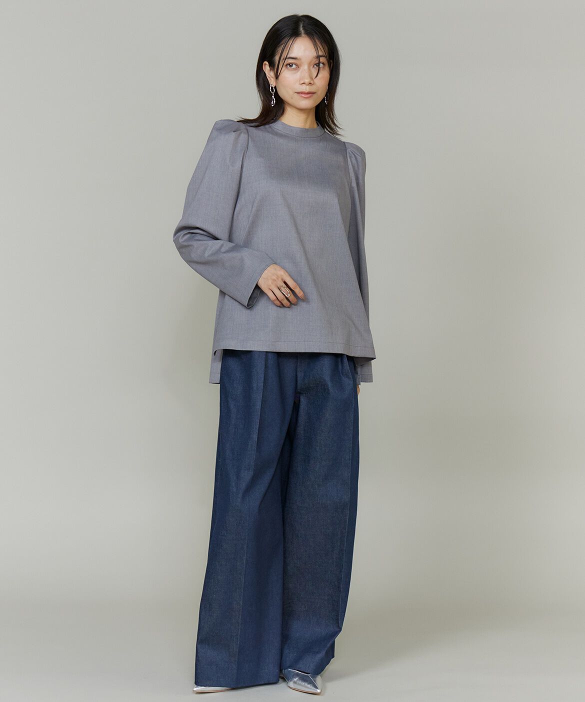 INED「《大きいサイズ》盛り袖ブラウス《三尋木奈保コラボ・Oggi12月号掲載》」|シャツ・ブラウス|