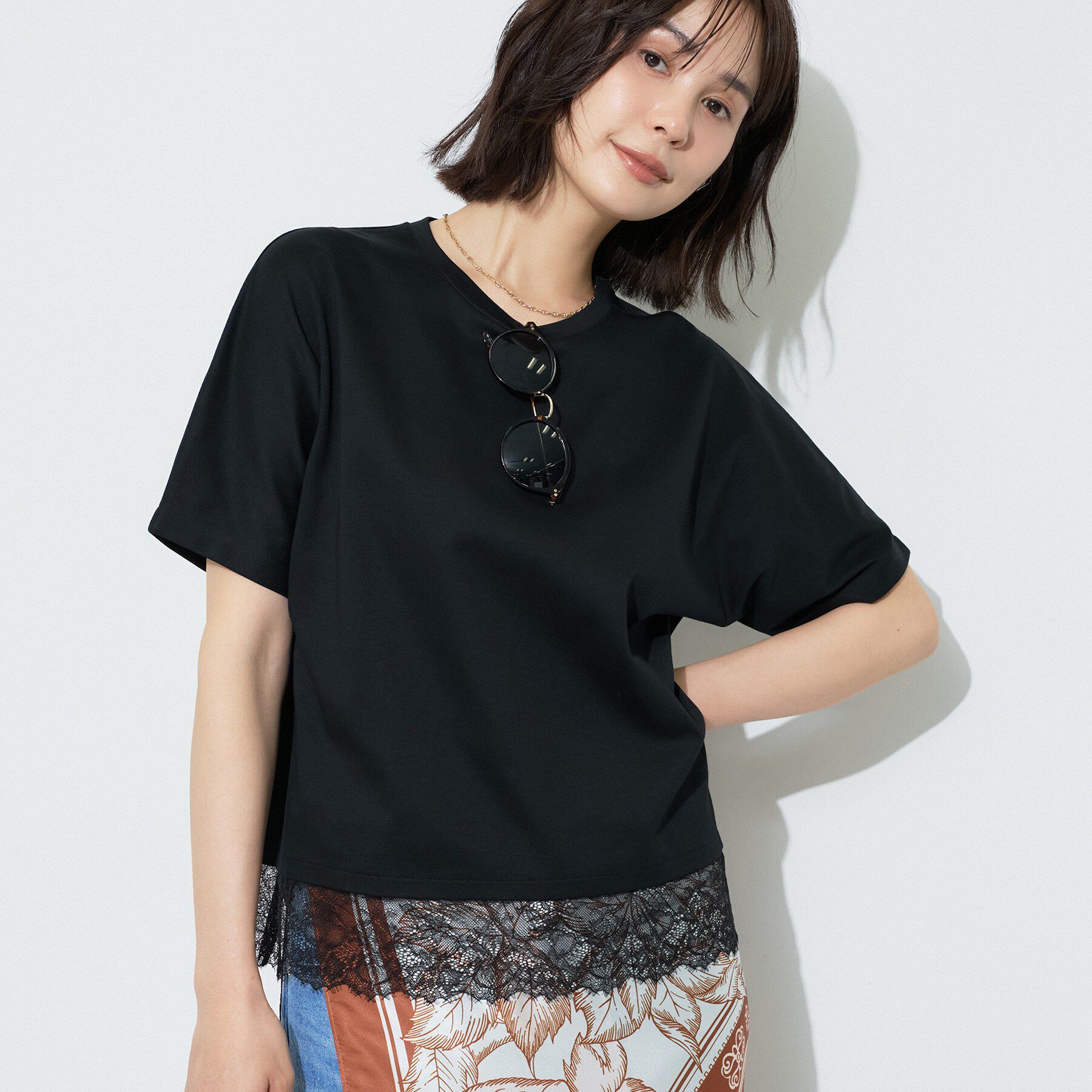 INDIVI「【汗ジミ防止／接触冷感】裾レースドルマンTシャツ」|Tシャツ・カットソー|