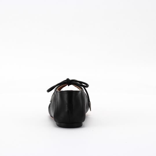 銀座かねまつ「AP260101SHPBLK【本革】【The Addict】シャーリングパンプス」|パンプス|