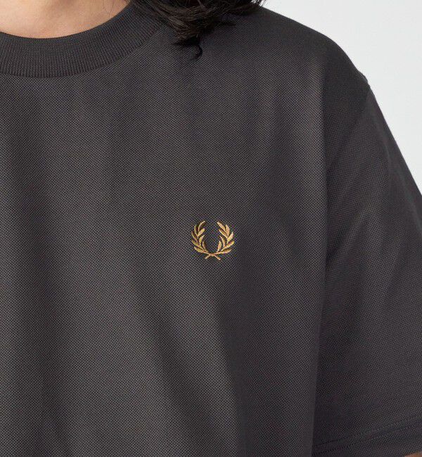 SHIPS「【SHIPS別注】FRED PERRY: SOLOTEX(R) 鹿の子 ワンポイント ロゴ Tシャツ24SS」|Tシャツ・カットソー|