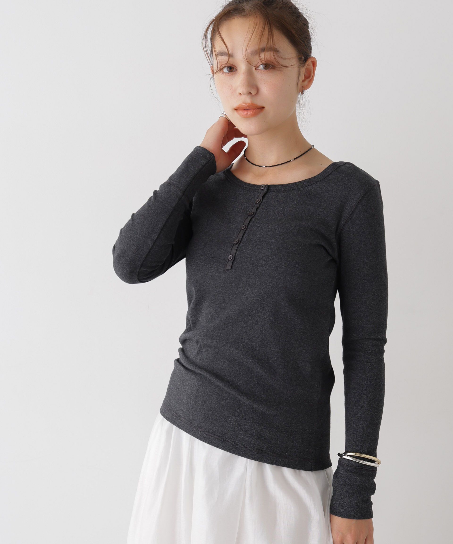 NANO universe「ベアフライスカットヘンリーネックロングスリーブトップス」|Tシャツ・カットソー|チャコール3