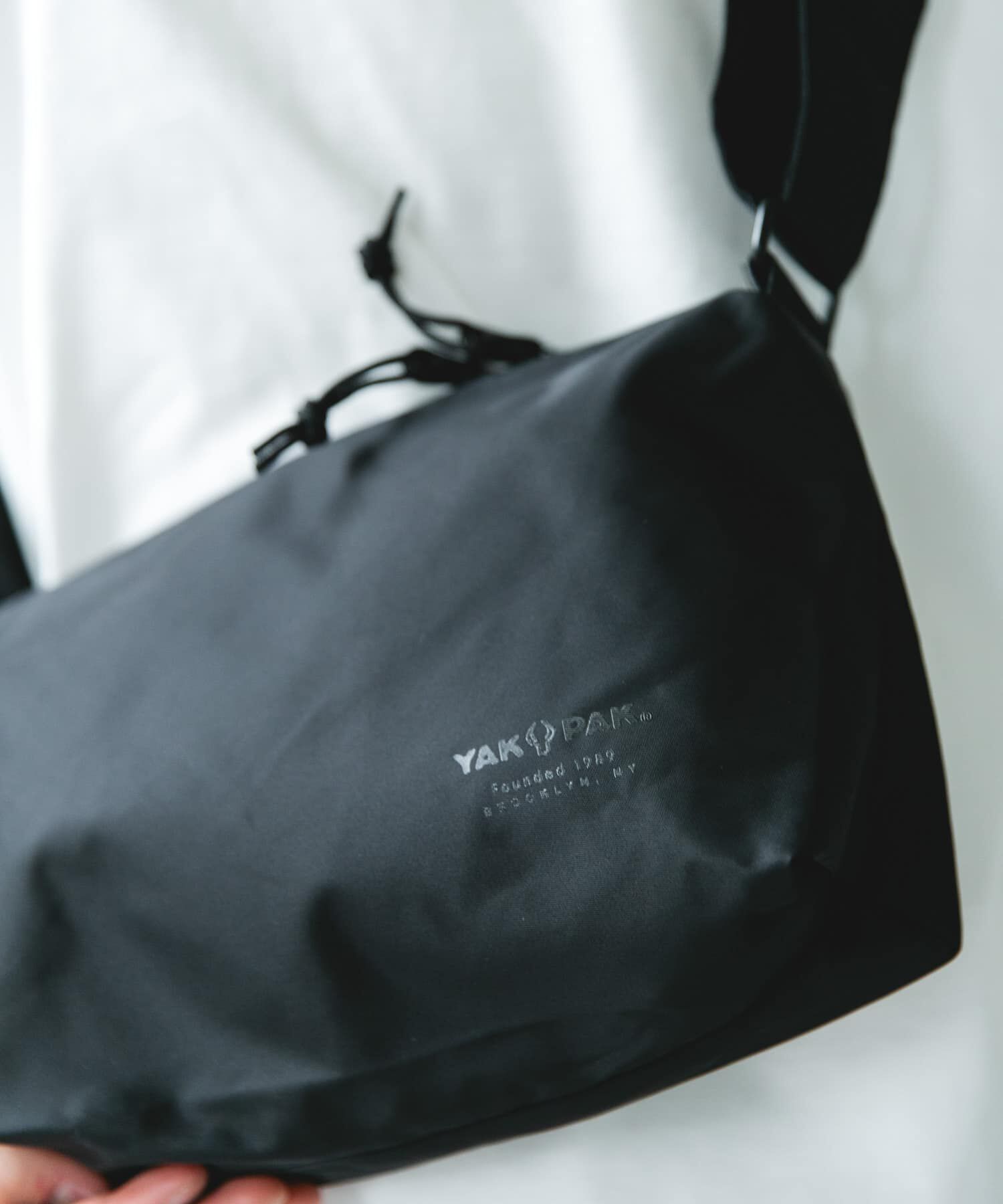 URBAN RESEARCH DOORS「『別注』YAKPAK&times;DOORS　SHOULDER BAG S」|ショルダー・メッセンジャー|