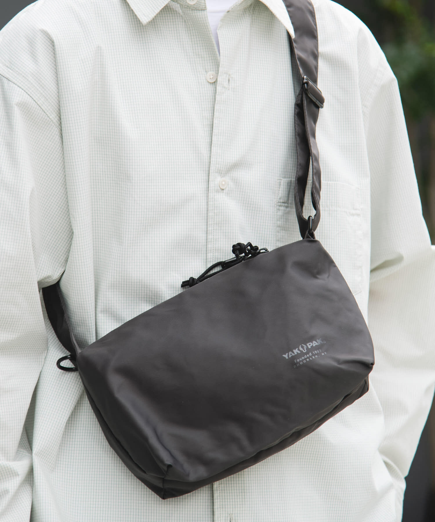 URBAN RESEARCH DOORS「『別注』YAKPAK&times;DOORS　SHOULDER BAG S」|ショルダー・メッセンジャー|