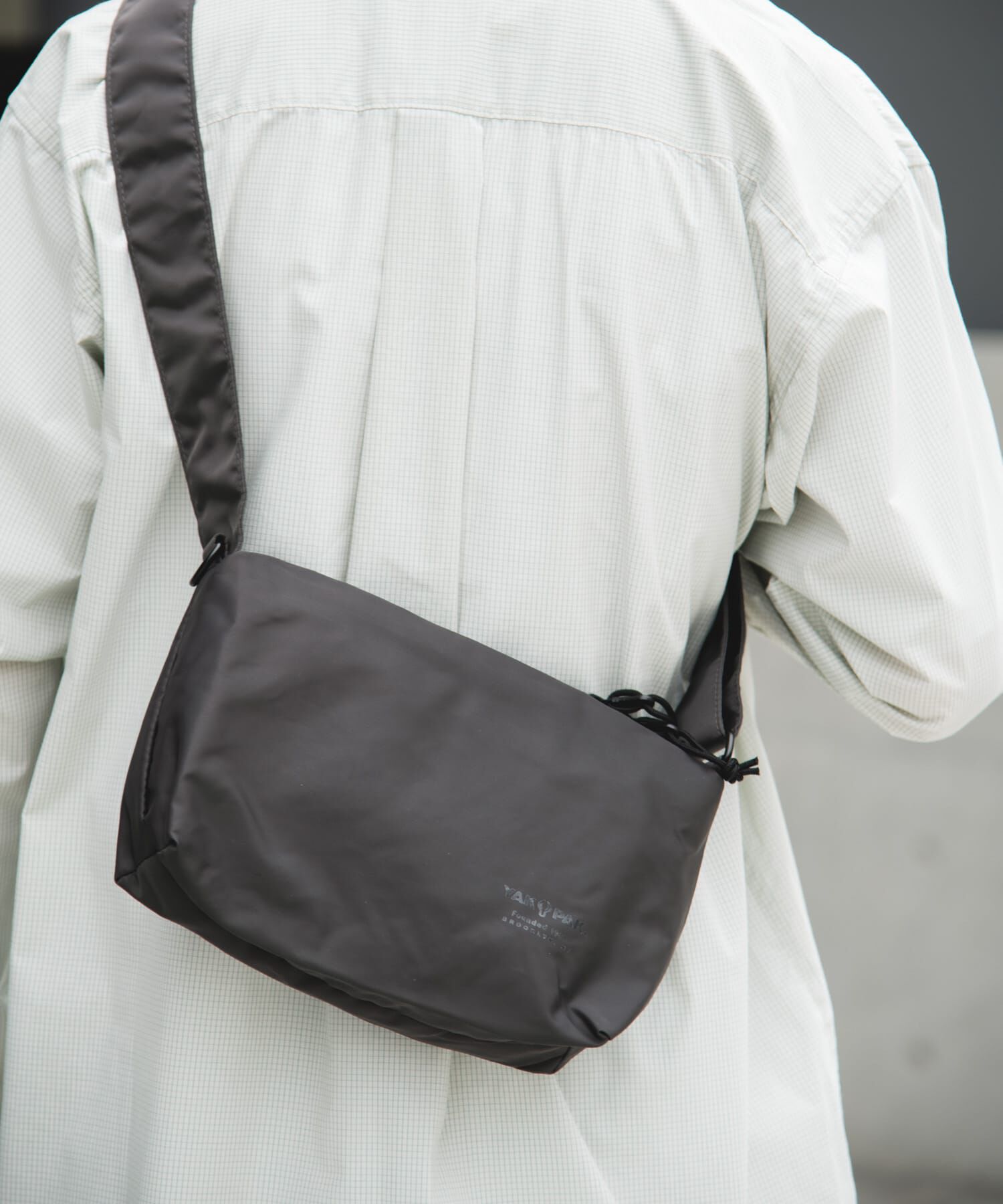 URBAN RESEARCH DOORS「『別注』YAKPAK&times;DOORS　SHOULDER BAG S」|ショルダー・メッセンジャー|