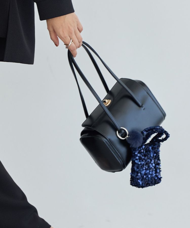 YECCA VECCA「【cache cache】スパンコールミニチャームバッグ」|その他|Navy