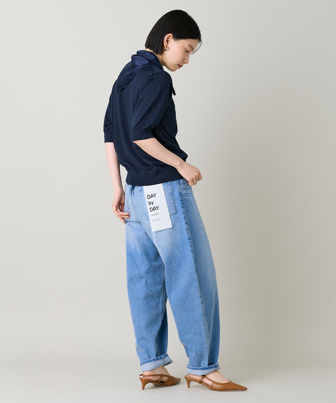 DAY by DAY it&rsquo;s international「バレルレッグデニムパンツ｜旬のバレル脚で勝負するモードなデニム」|その他|