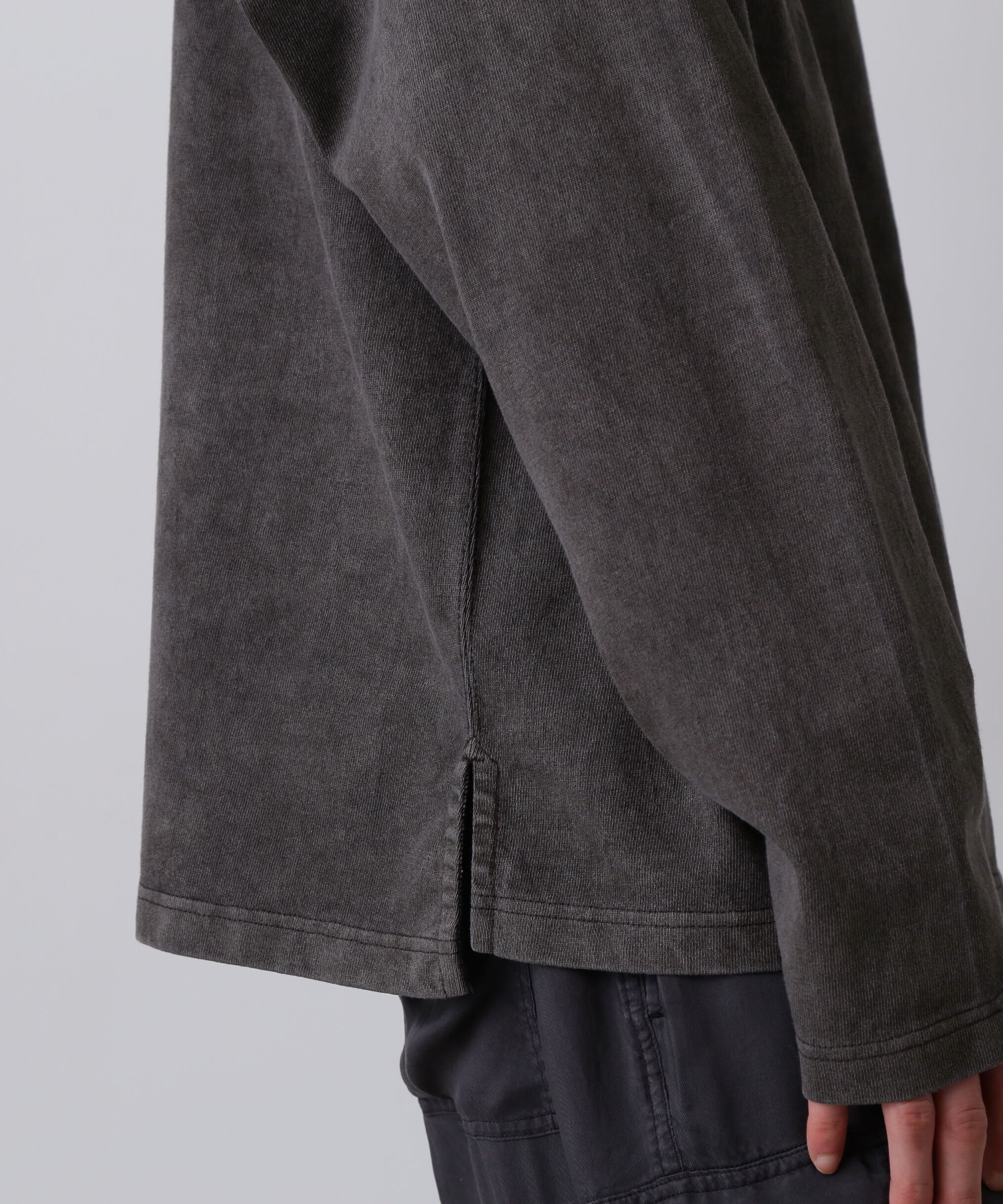 YLEVE 「YLEVE / OPEN END COTTON PIGMENT DYE HENRY NECK PULL OVER」|Tシャツ・カットソー|