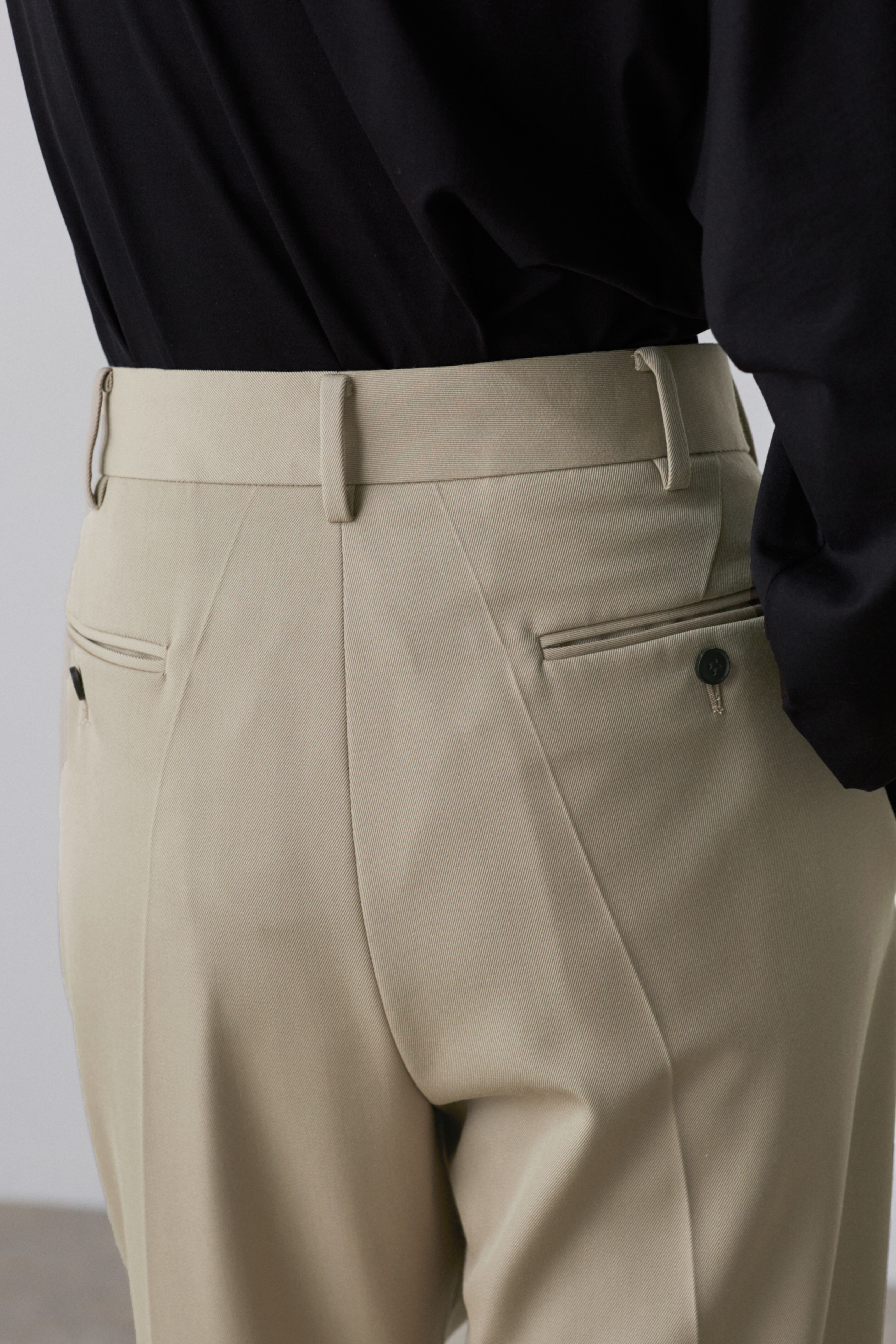 YLEVE 「YLEVE / WOOL SURGE TROUSERS」|その他|