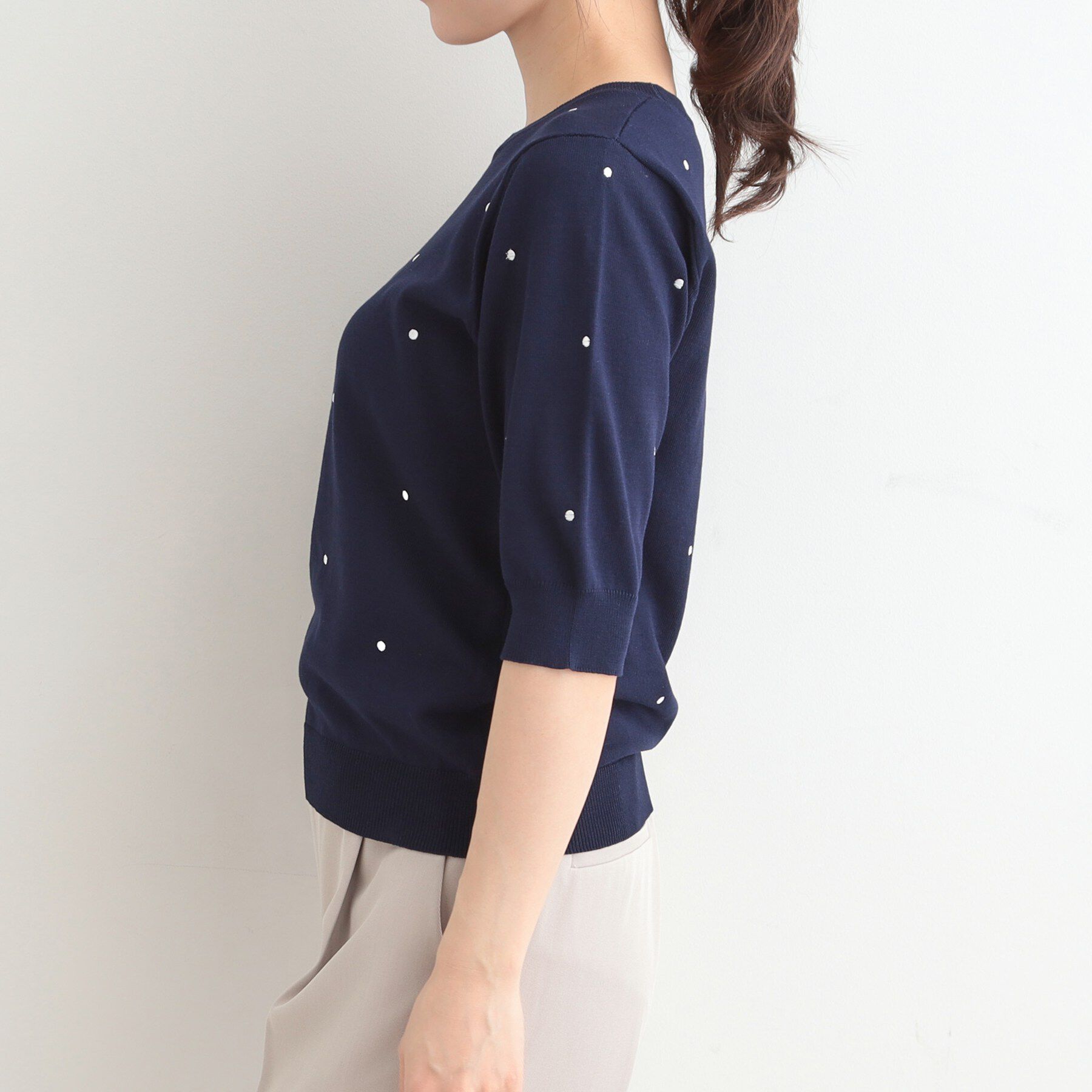 SHOO･LA･RUE「【S-LL/二の腕カバー】品よく隠せる ドット刺繍5分袖ニット」|ニット・セーター|