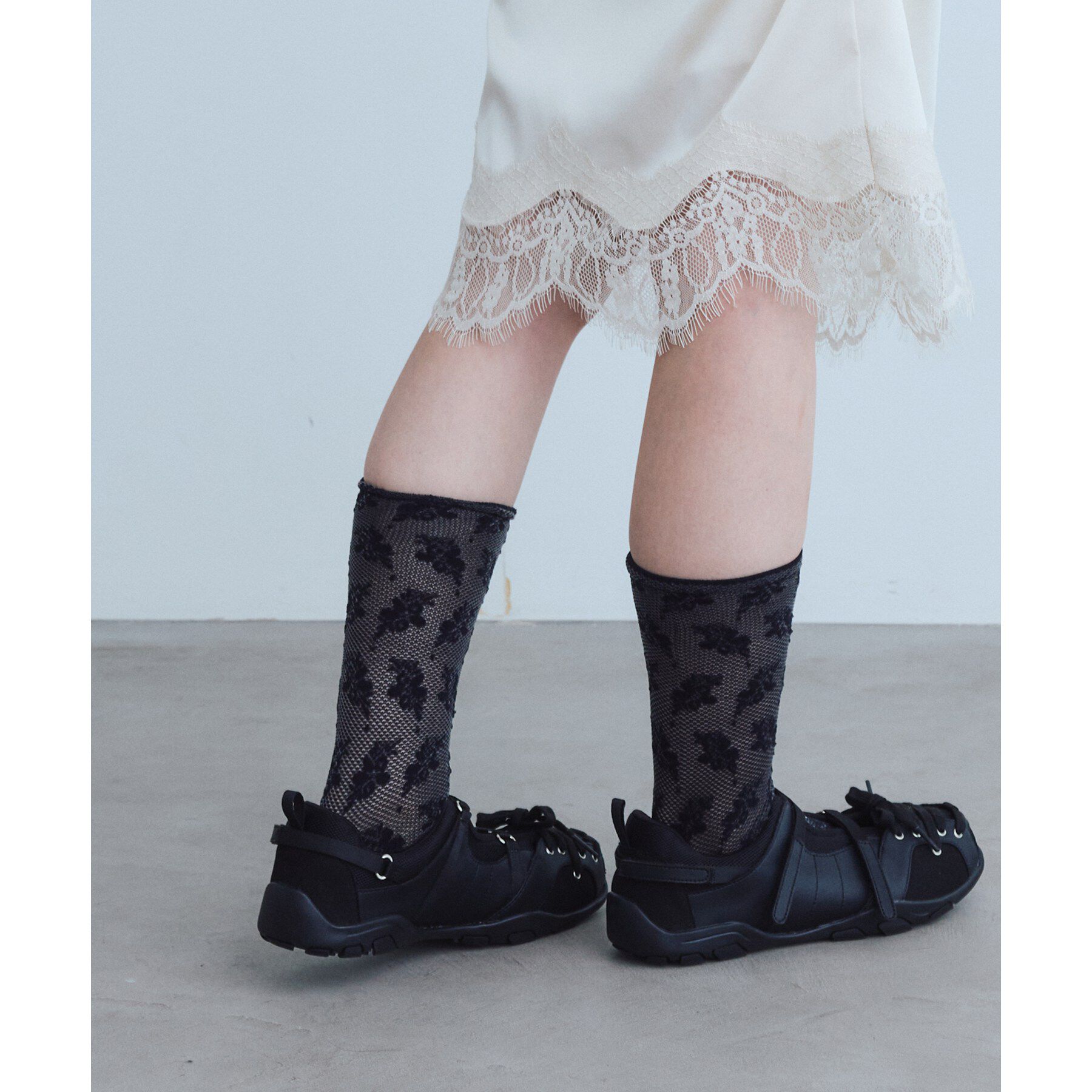 CODE A「piedi nudi｜LACE TUBE」|ソックス|